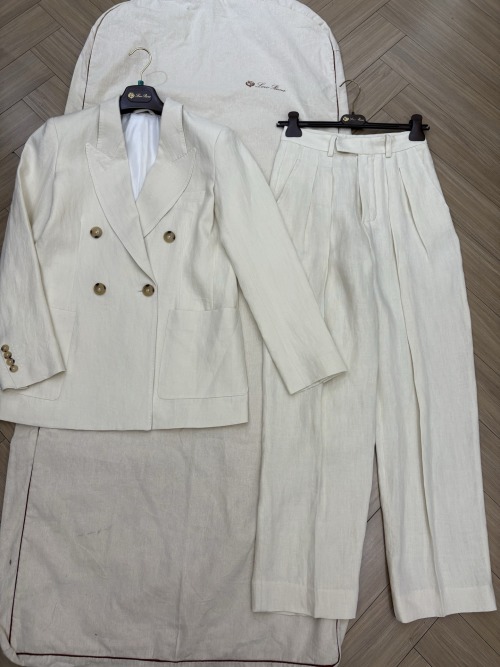 Elegant Women's Linen Suit - Double-Breasted Blazer & Wide-Leg Trousers 1 Elegant Women's Linen Suit - Double-Breasted Blazer & Wide-Leg Trousers