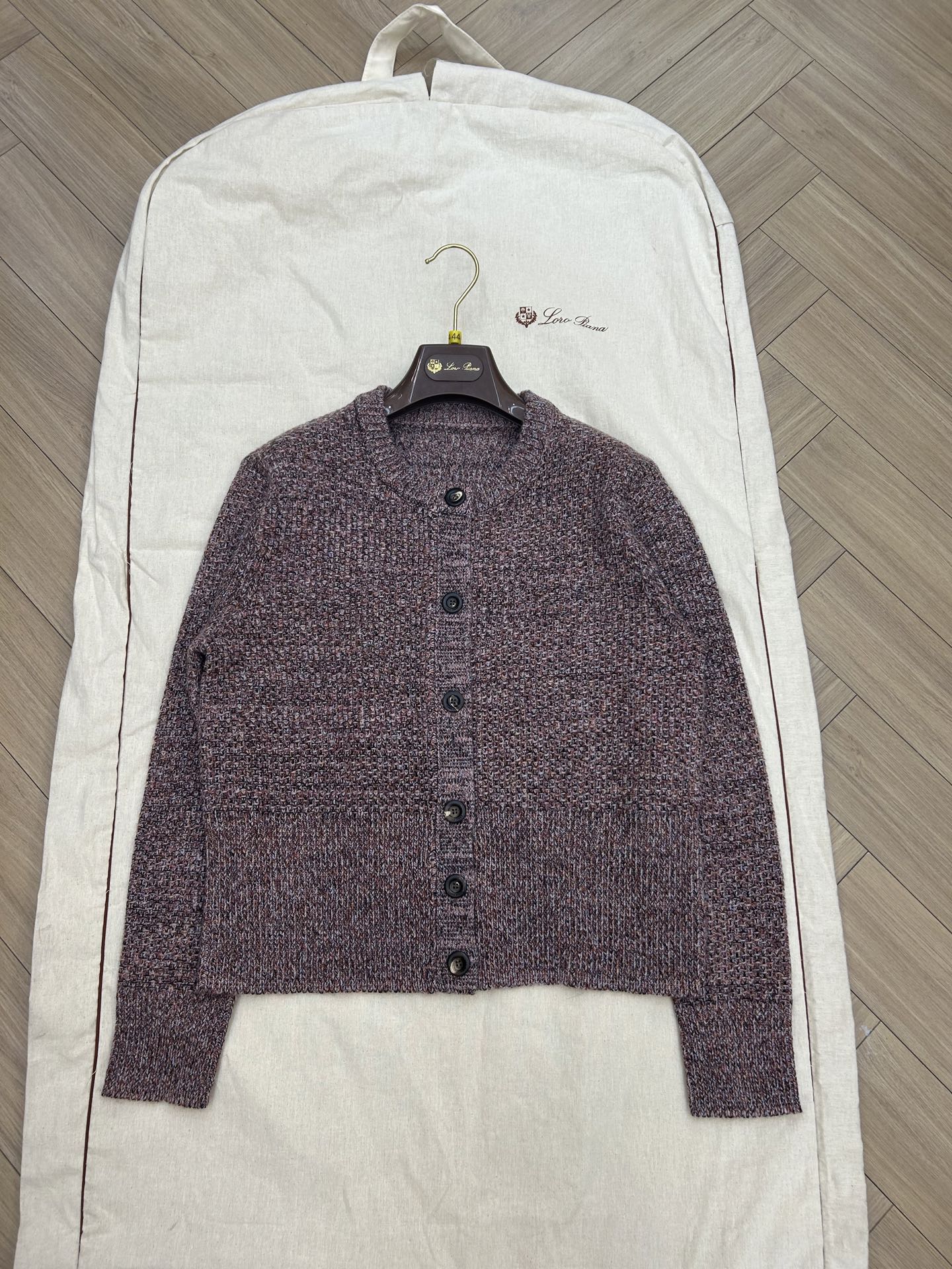 NO:461979,L autumn new knitted retro cardigan size 36 38 40 on sale in stock, loro piano, alexander wang19860909L秋季新款针织复古开衫 尺码36 38 40 现货发售,,loro piana,alexander wang,Women's clothing