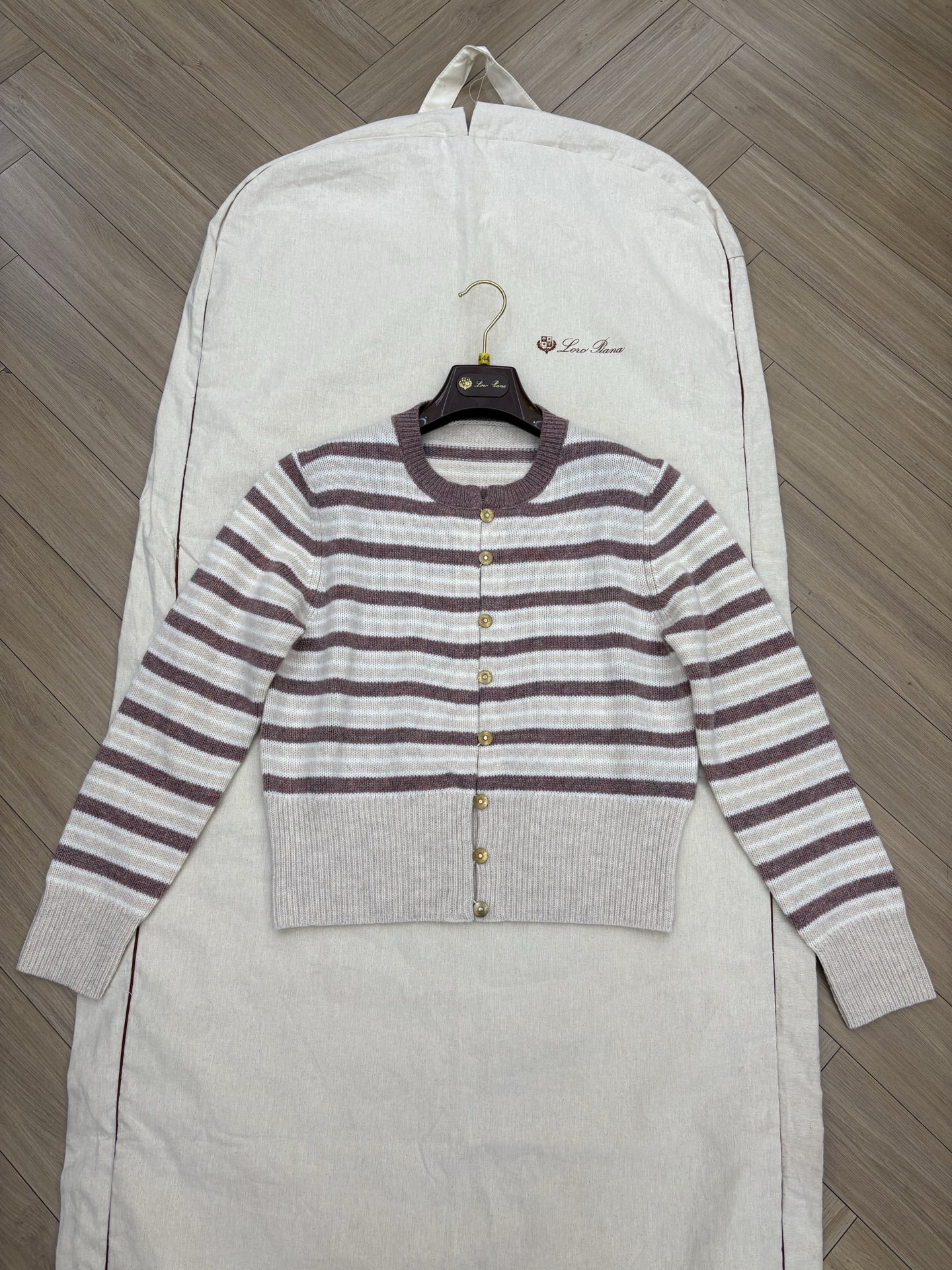 NO:472138,Arrival L new striped knitted cardigan yb custom size 36 38 40 on sale in stock, loro piano, alexander wang19860909到货 L新款条纹针织开衫 yb定制 尺码36 38 40 现货发售,,loro piana,alexander wang,Women's clothing