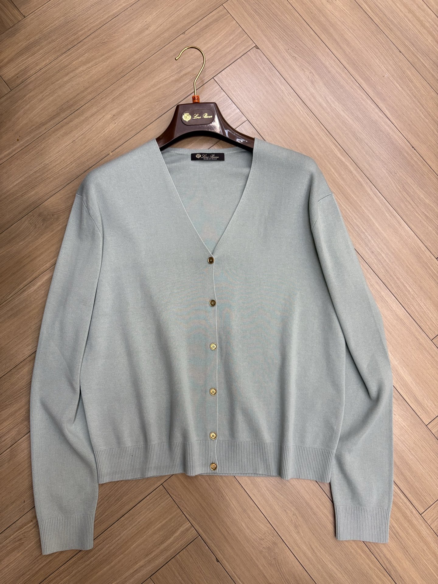 NO:534175,L new knitted cardigan original customization mulberry silk cotton delicate soft skin-friendly texture super good-looking blue Size 36 38 40, loro piano, alexander wang19860909L新款针织开衫 原版定制 桑蚕丝棉 细腻柔软亲肤 质感绝绝子 超级好看的蓝色 尺码36 38 40,,loro piana,alexander wang,Women's clothing