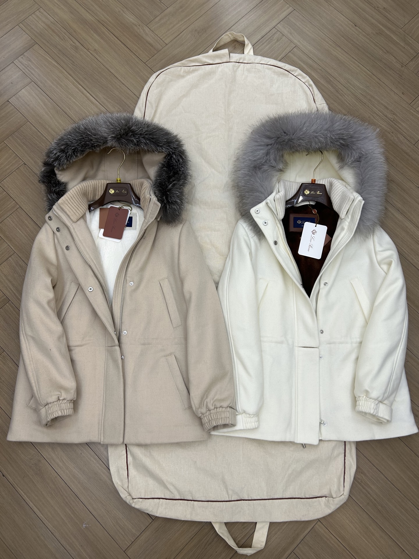 NO:577834,Loro iana | Customized model, fur lining and cashmere outside, sand color, off-white, size 36 38 40, ready for sale,,loro piana,alexander wang19860909Loro iana | 定制款 内里皮草外面羊绒 沙色 米白色 尺码36 38 40 现货发售,,loro piana,alexander wang,Women's clothing