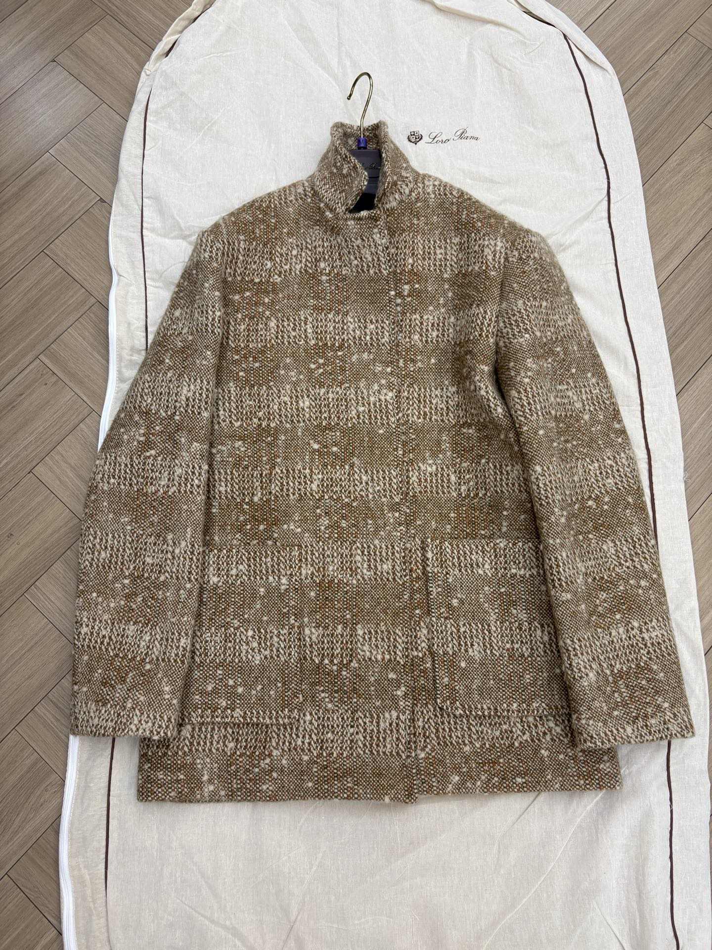 NO:578973,Loro iana new autumn and winter tweed short coat. The original version was purchased for 36,000. The yb material is the same. Silk lining. Size 36 38 40. Ready for sale. loro piana, real silk, alexander wang19860909Loro iana秋冬新款粗花呢短大衣 原版36000购入 yb材质一致 内里真丝 尺码36 38 40 现货发售,,loro piana,real silk,alexander wang,Women's clothing