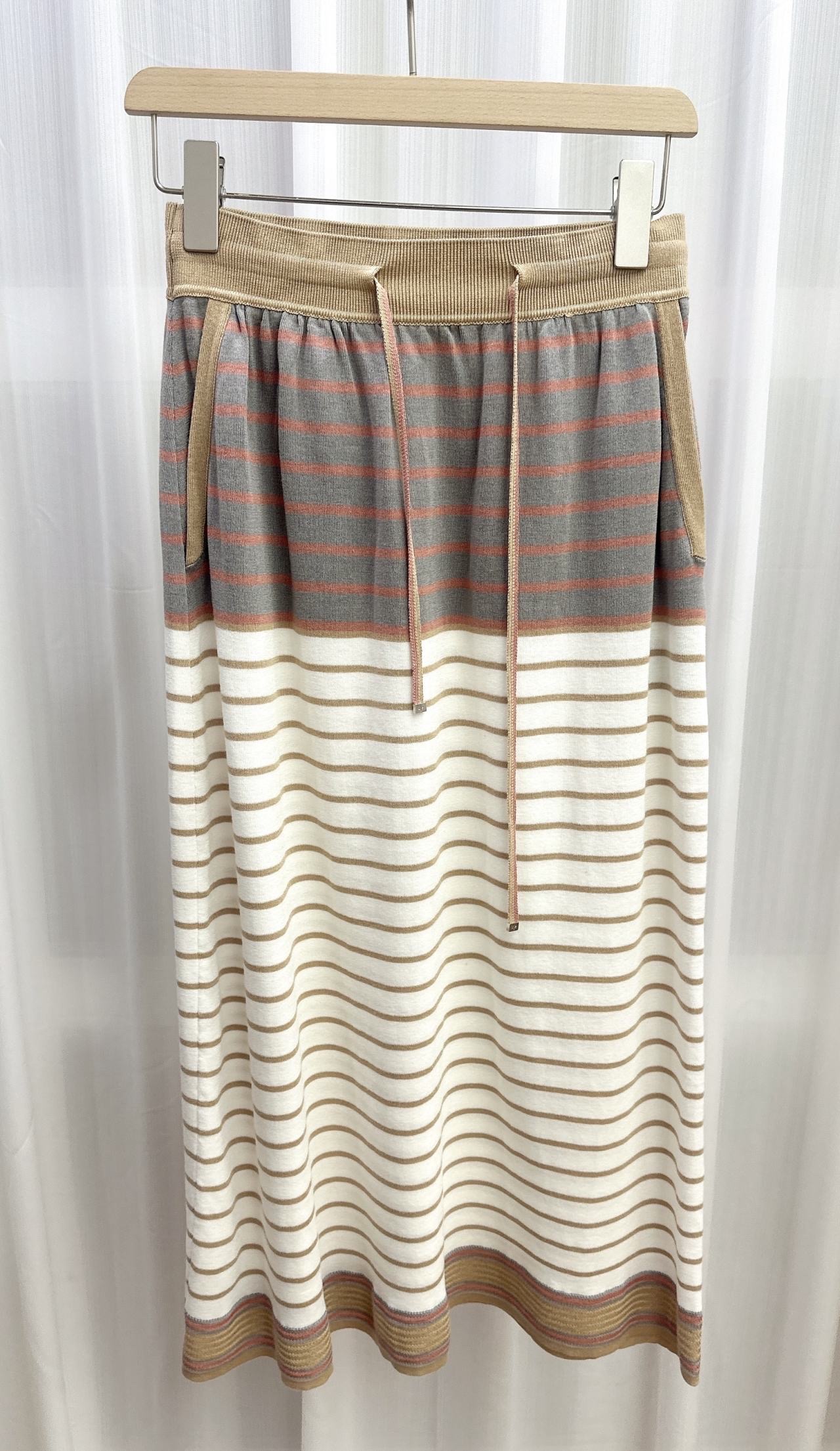 NO:713782,Year-end benefit: a set of size S/25. It has great elasticity. I usually wear SM.19860909年末福利 一套 尺码S/25套 弹力大 平时sm都穿,,,Women's clothing