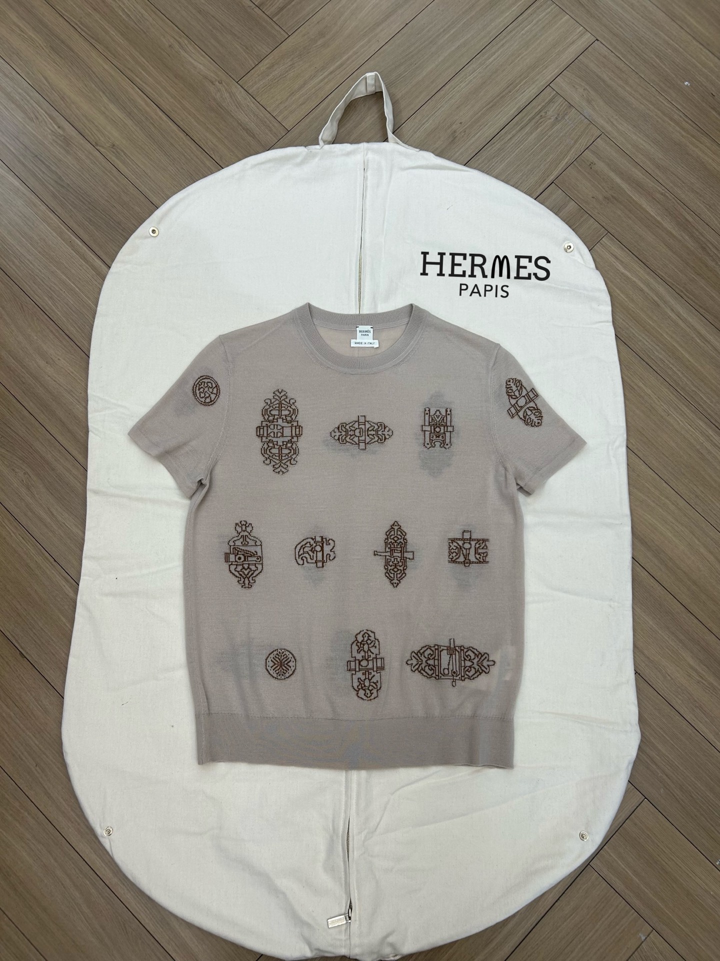 NO:793753,H new wool round neck knitted half sleeves are shipped, yb customized, size 36 38 40,,19860909H新款羊毛圆领针织半袖 出货啦 yb定制 尺码36 38 40,,,Women's clothing