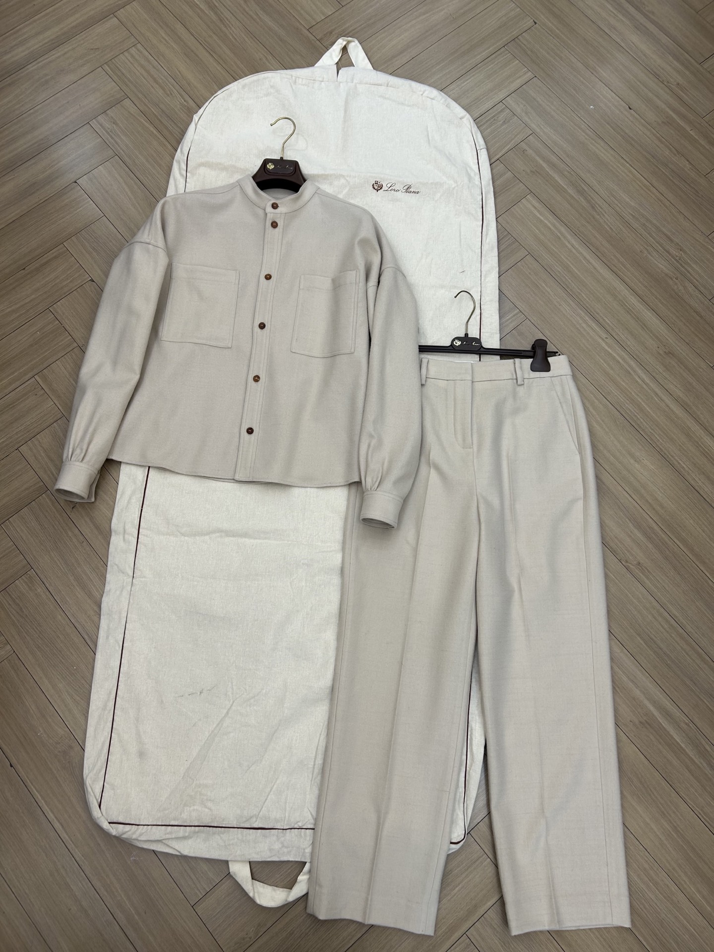 NO:793756,L new wool suit minimalist and clean outfit yb custom size 36 38 40 ready stock, loro piana,19860909L新款羊毛套装 极简干净的穿搭yb定制 尺码36 38 40 现货,,loro piana,,Women's clothing