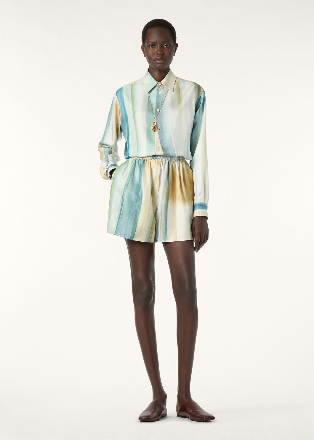 NO:806722,Official website model pictures,,19860909官网模特图,,,Women's clothing