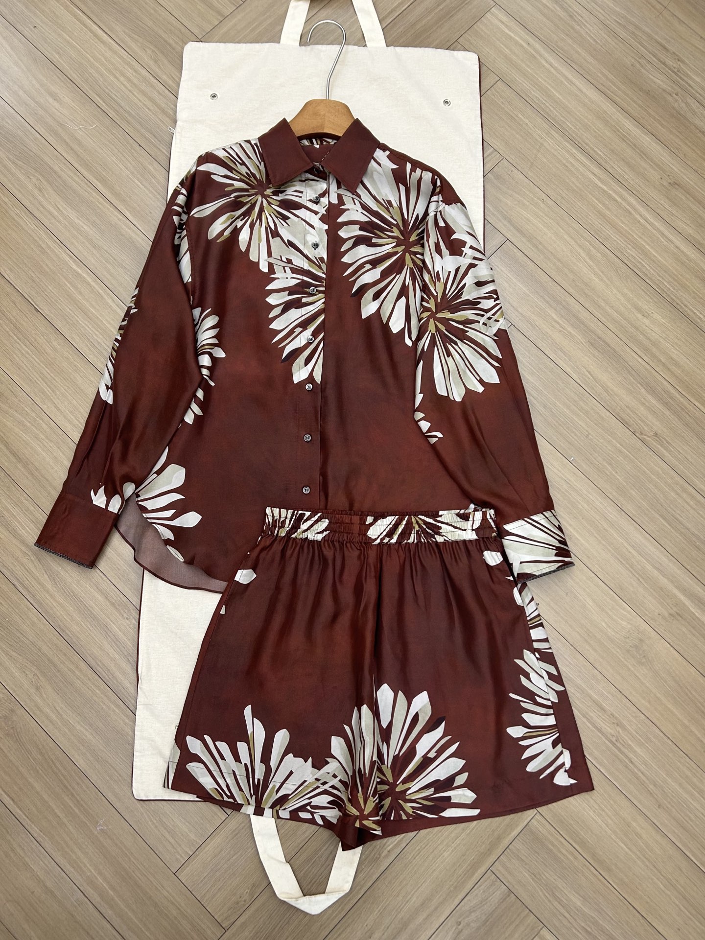 NO:823033,More detailed pictures. Ready in stock. Sizes S M L,,19860909更多细节图 现货了 尺码 S M L,,,Women's clothing