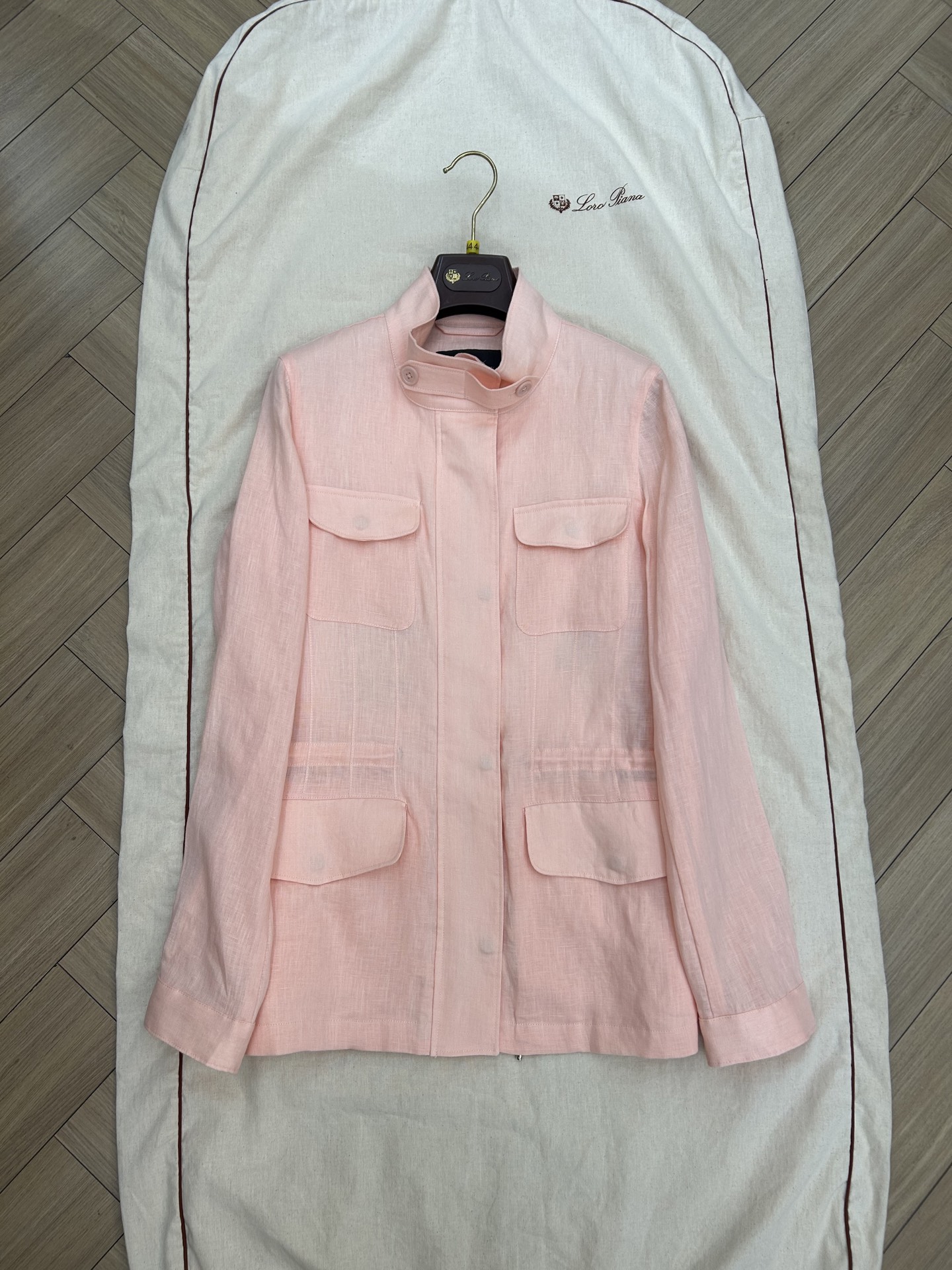 NO:832257,Loro iana is the most worth buying jacket in my opinion!  The classic new color orange pink has been shipped. Sizes 36 38 40 are ready for sale, loro piana, jackets & coats,19860909Loro iana 我心里最值得购买的外套！ 经典款新色 橘粉色 出货了 尺码36 38 40 现货发售,,loro piana,jackets & coats,,Women's clothing