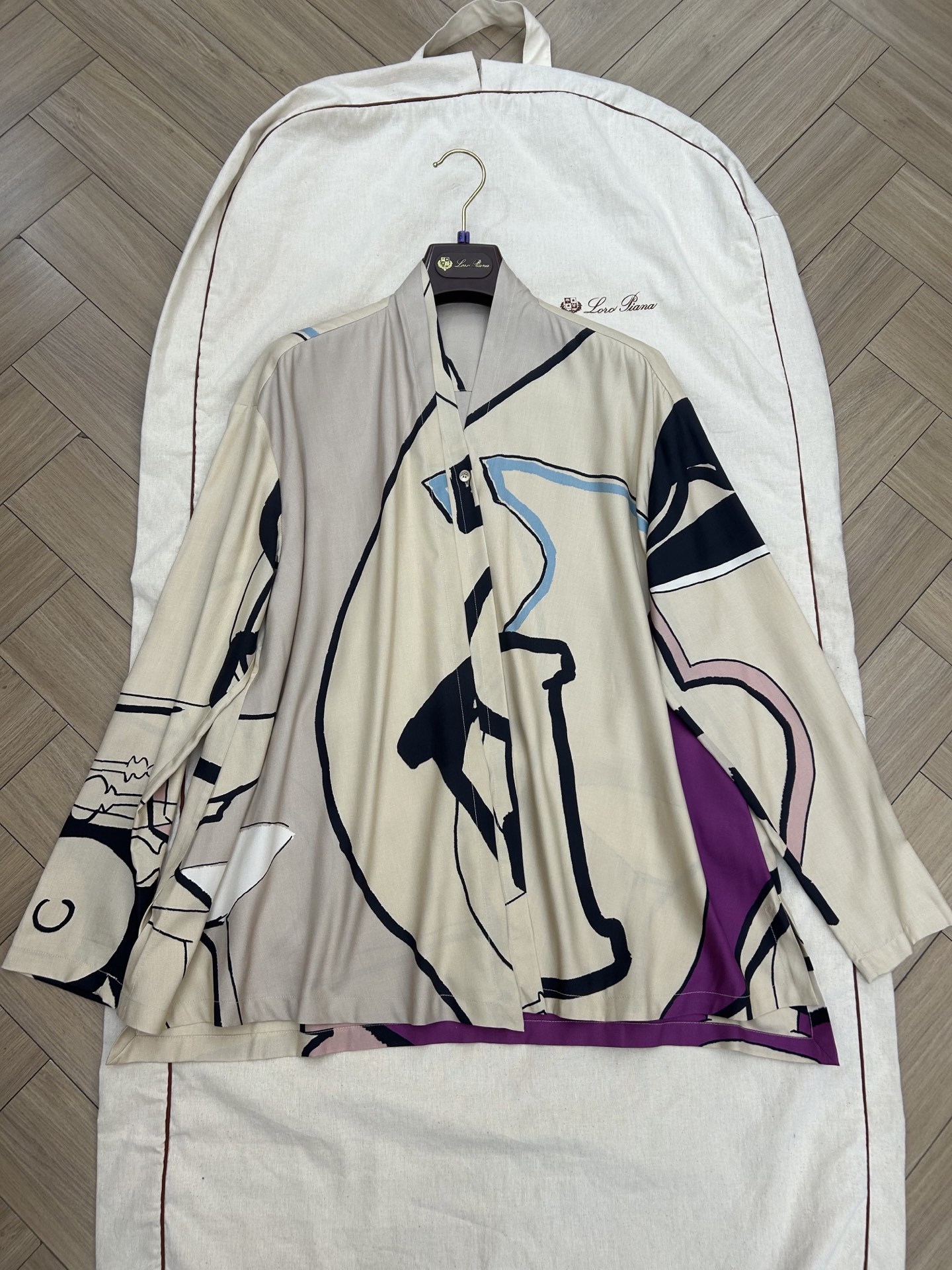 NO:844819,More details Silk top and silk skirt Sizes 36 38 40 Ready for sale,,skirts,real silk,19860909更多细节 真丝上衣真丝半裙 尺码36 38 40 现货发售,,skirts,real silk,,Women's clothing