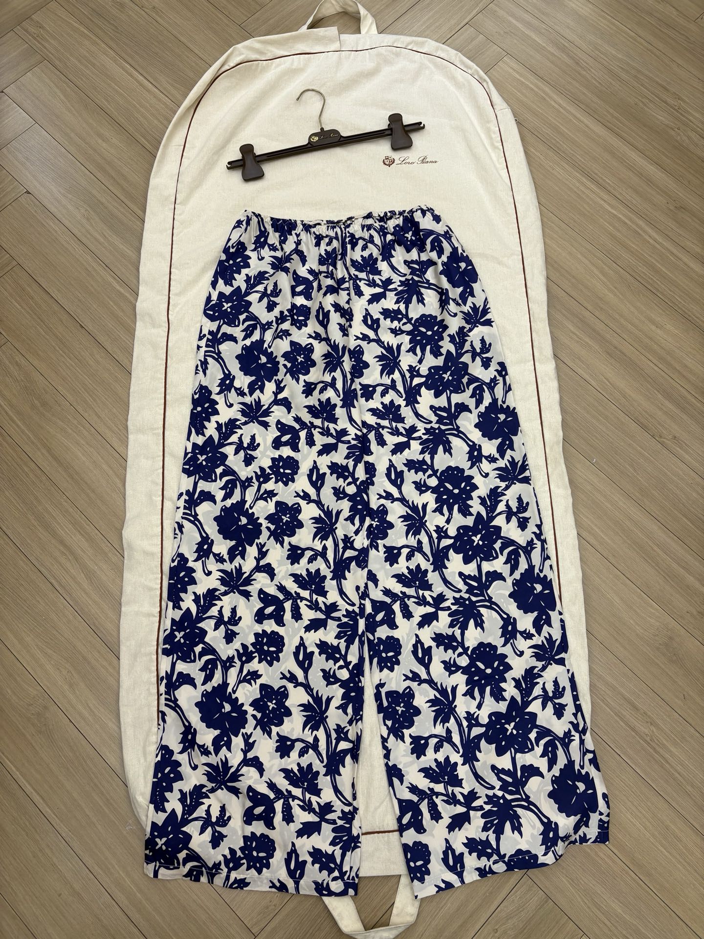 NO:869960,L new silk printed straight pants original custom size 36 38 40 ready for sale, loro piana, real silk,19860909L新款真丝印花直筒裤 原版定制 尺码36 38 40现货发售,,loro piana,real silk,,Women's clothing