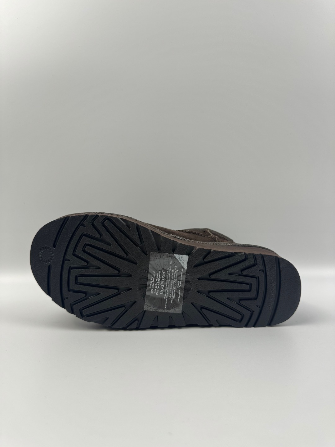 💰P210  本地自取 支持放店
UGG 厚底Mini短筒 3cm 巧克力色 秋冬羊皮毛一体雪地靴  
顶级品质  羊皮毛一体高品质  鞋头到鞋垫真羊皮毛一体 独立原版开发大底 羊绒鞋垫 采用TPU模压定型翻毛皮鞋面材质 内嵌人造卷曲羊毛毛绒里衬和选用 鞋身材质 防泼水涂层翻毛皮鞋面 17毫米UGGPURE™植入式羊毛内底 轻便防滑舒适橡胶外底 独立外盒包装
货号: 1135092
尺码: 35 36 37 38 39 40