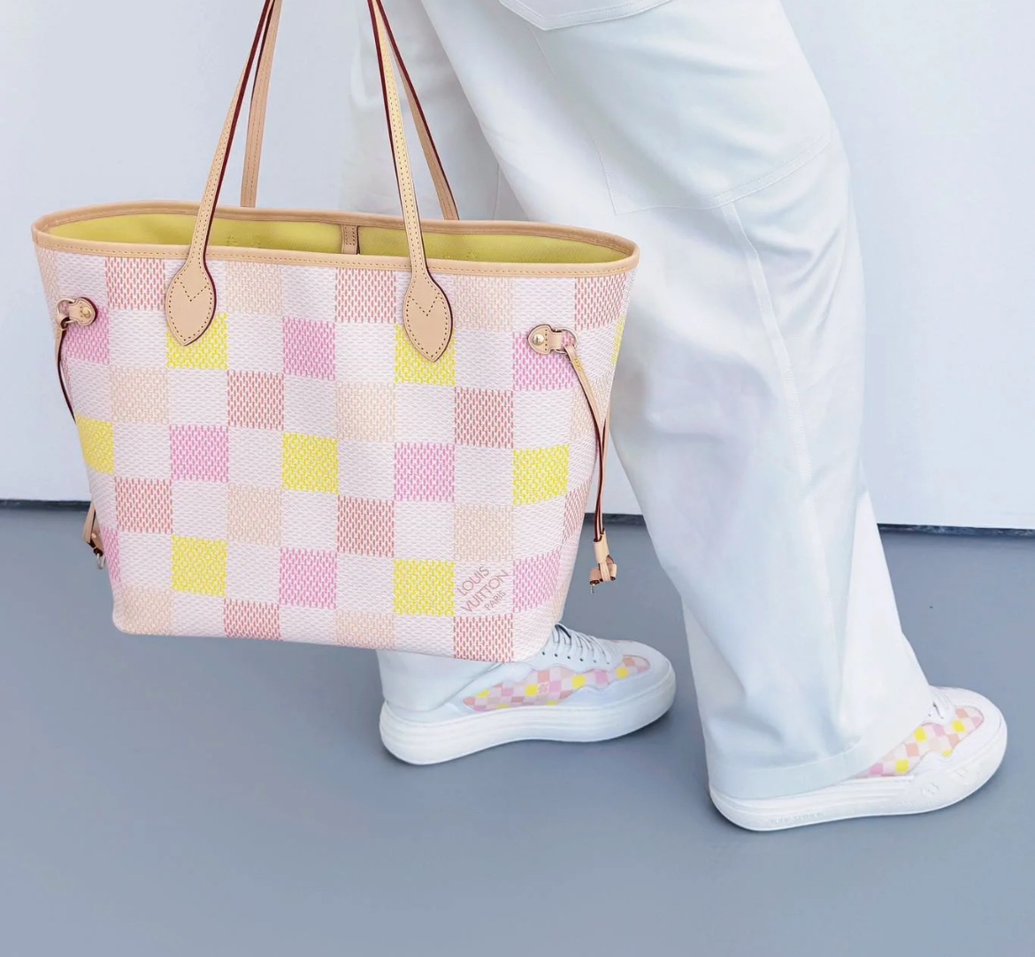 Louis Vuitton LV Neverfull Bags Handbags High-End Designer
 Lattice N40668