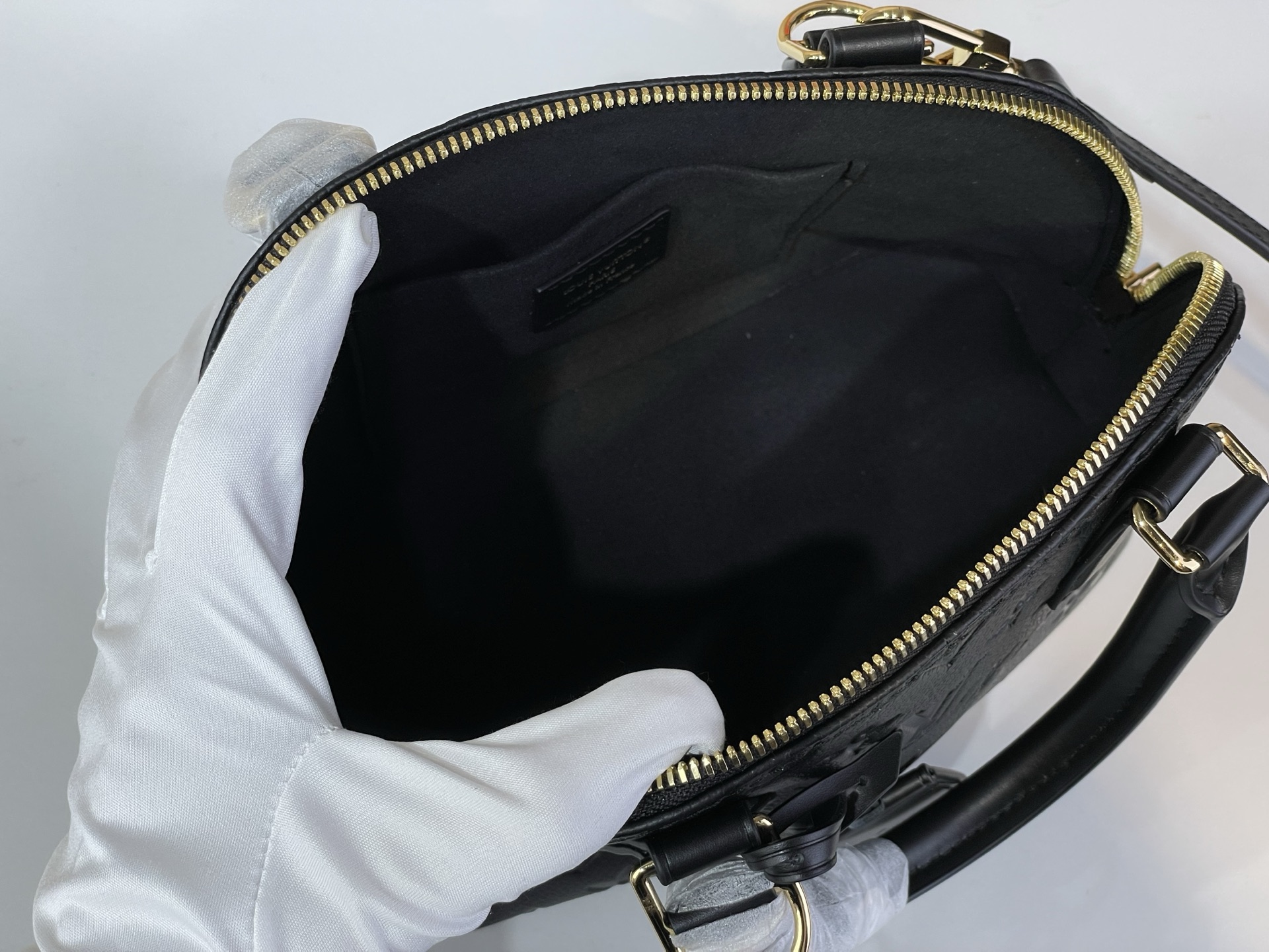 【顶级原单】【Alma BB 手袋】M26409 黑色 28661 深棕色  2A357 白色 (压花)散发着巴黎人优雅