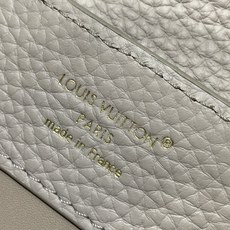 【顶级原单】【CAPUCINES 迷你手袋】 m14177 灰色/ 金色带钻手柄 本款 Capucines 迷你手袋出自 【顶级原单】【CAPUCINES 迷你手袋】 m14177 灰色/ 金色带钻手柄 本款 Capucines 迷你手袋出自
