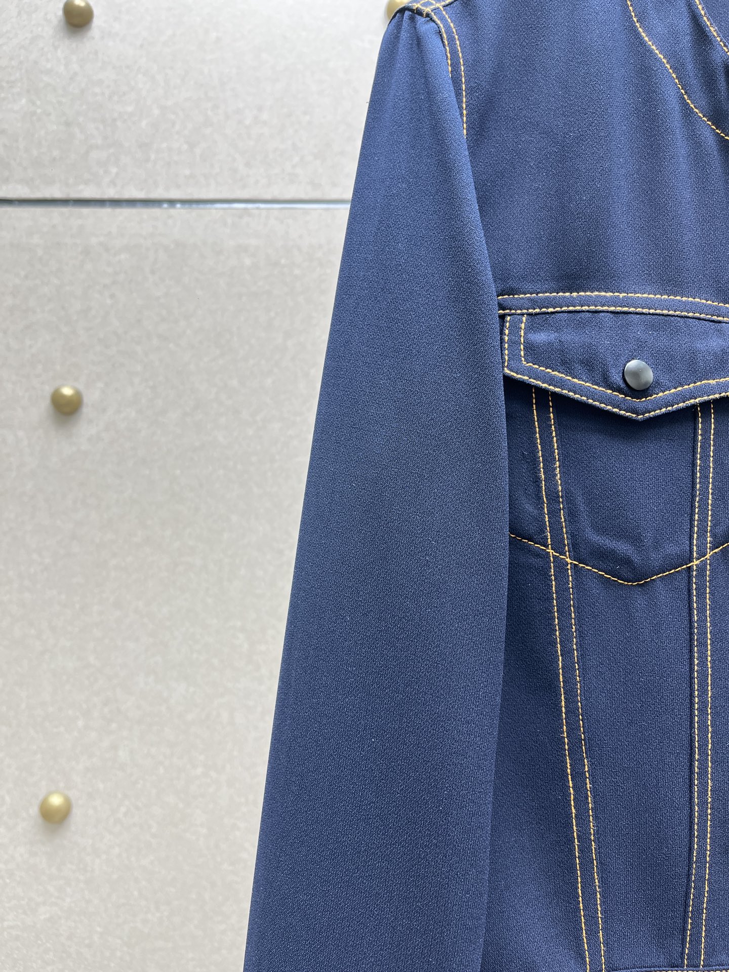 ♥️alai*早秋牛仔走线上衣！SML