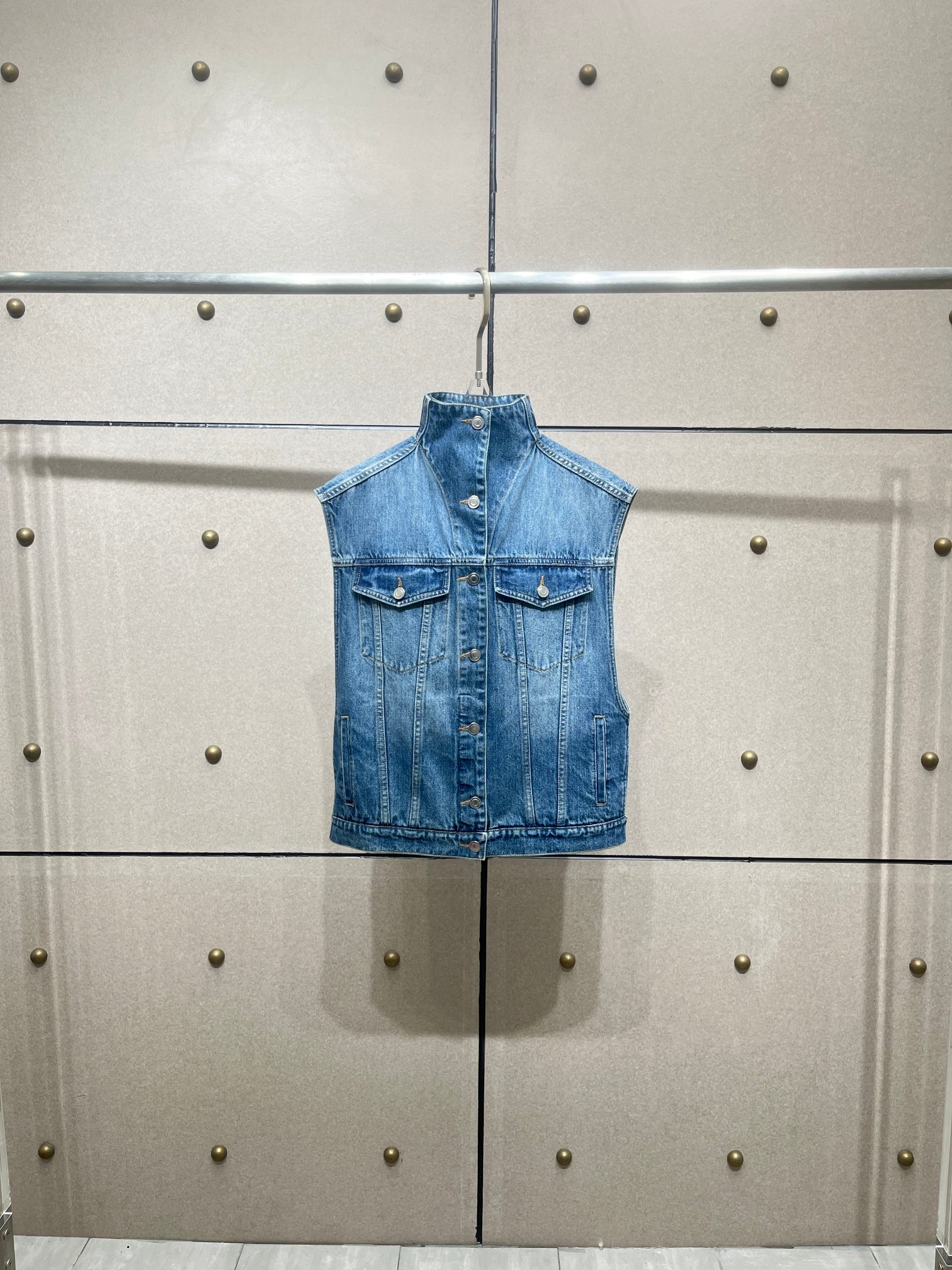 NO:331348,alai* stand-alone denim vest!  cotton SML, alaia, alexander wang19860909alai*立领牛仔马甲！棉 SML,,alaia,alexander wang,Women's clothing