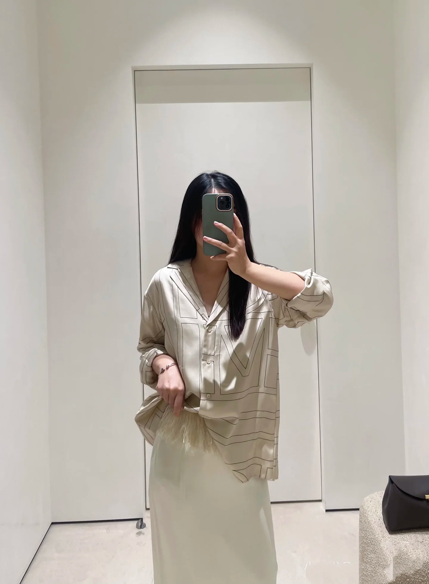 ♥️mote*丝质刺绣上衣！人丝 两色 SML  