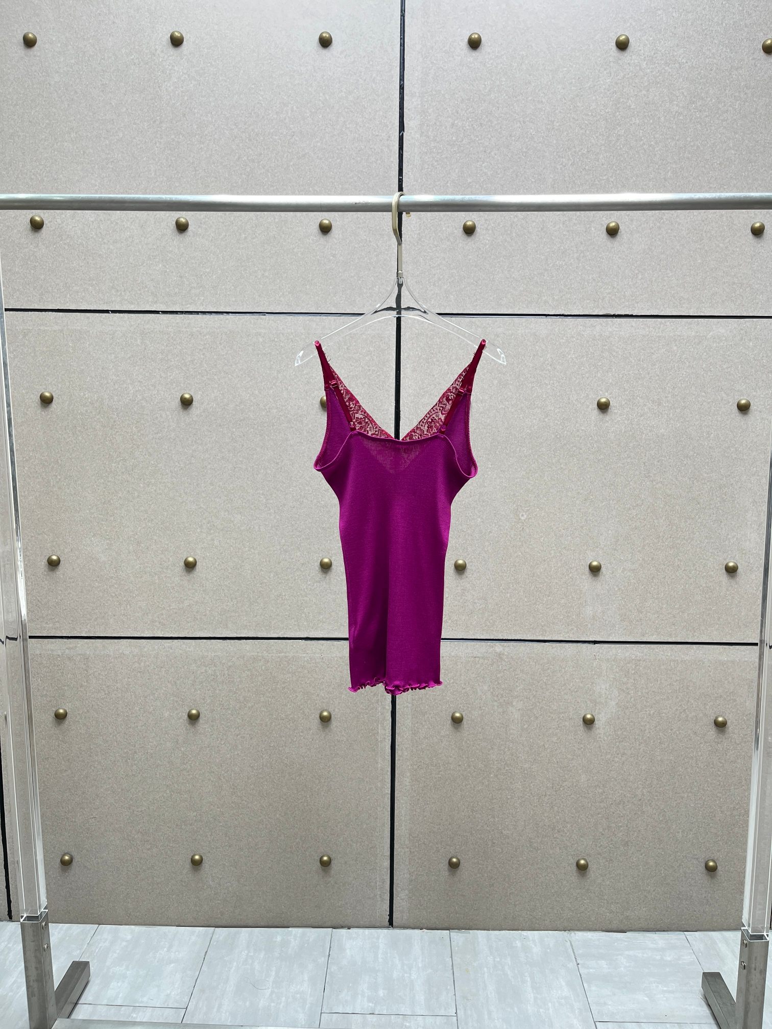 ♥️Y s l 定制染色蚕丝针织背心！绢丝纱线 定制染色 定制蕾丝 超薄螺纹针织而成。两色 SML