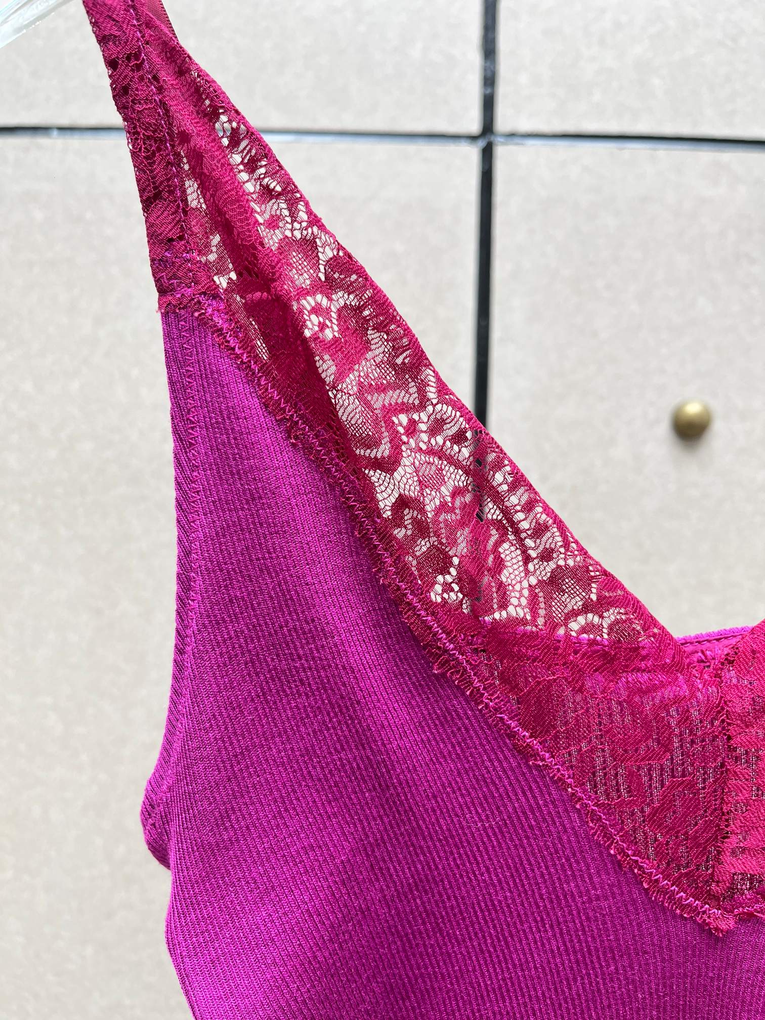 ♥️Y s l 定制染色蚕丝针织背心！绢丝纱线 定制染色 定制蕾丝 超薄螺纹针织而成。两色 SML