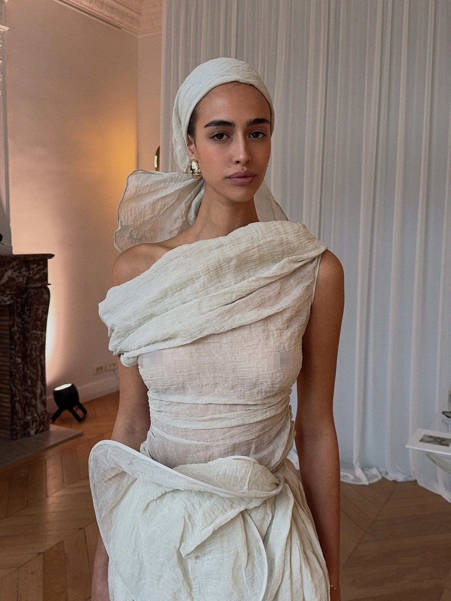 ❤️压褶不规则领上衣！SML