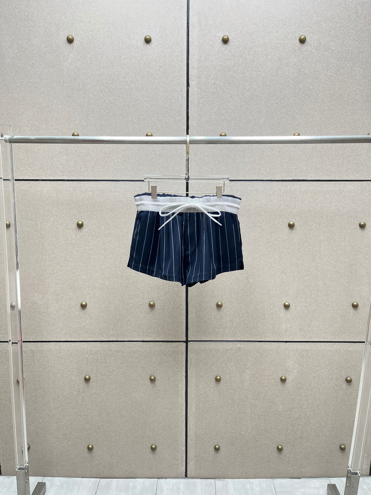 NO:439721,Contrasting letter waist striped shorts!  SML, shorts,alexander wang19860909撞色字母腰条纹短裤！SML,,shorts,alexander wang,Women's clothing