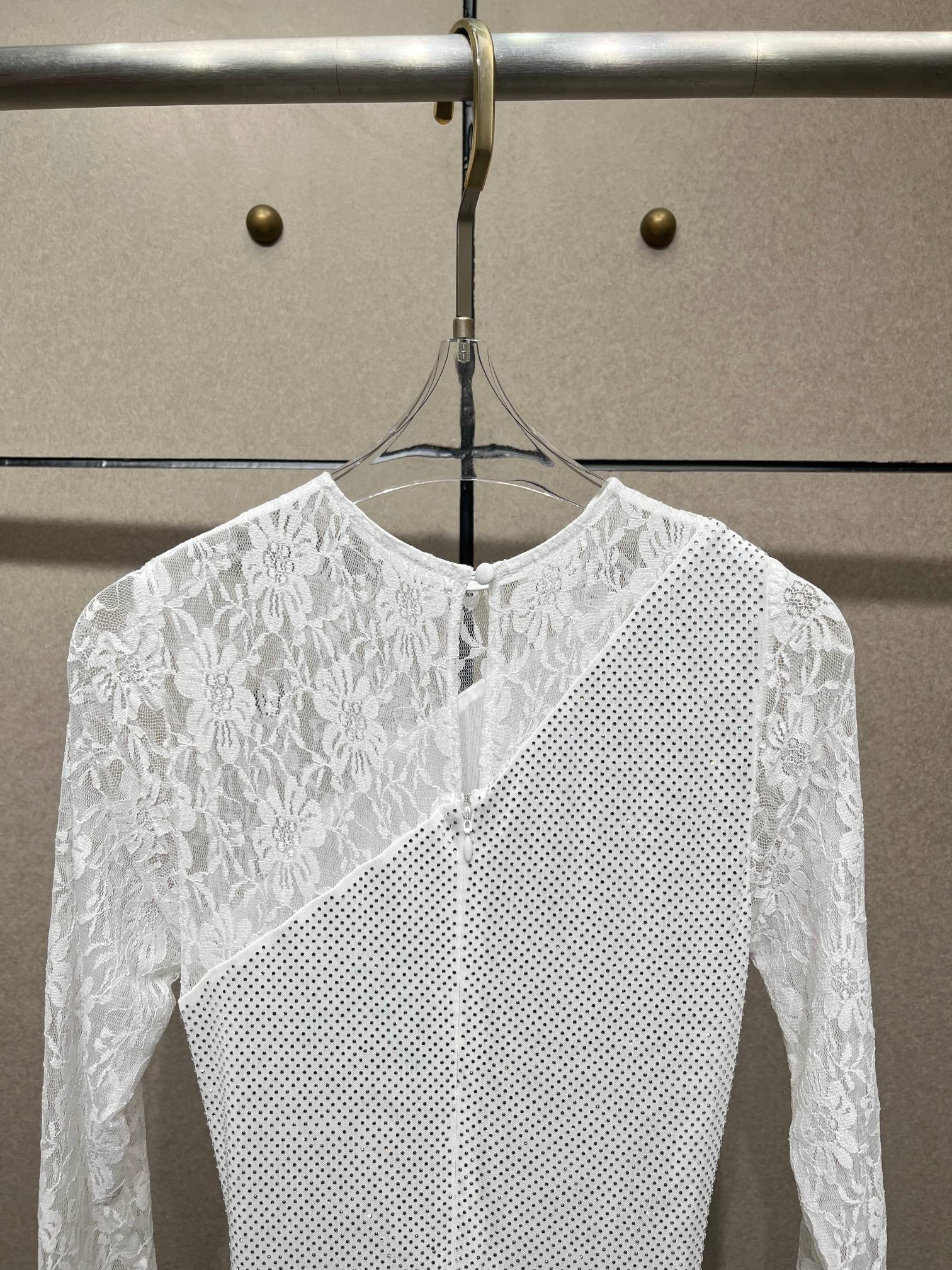 ❤️蕾丝拼接烫钻礼服裙！两色 SML