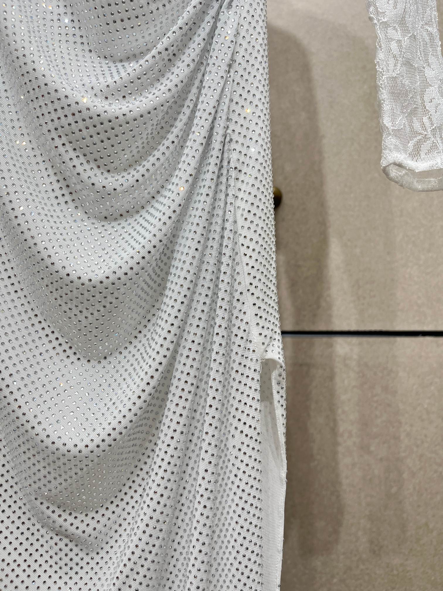 ❤️蕾丝拼接烫钻礼服裙！两色 SML