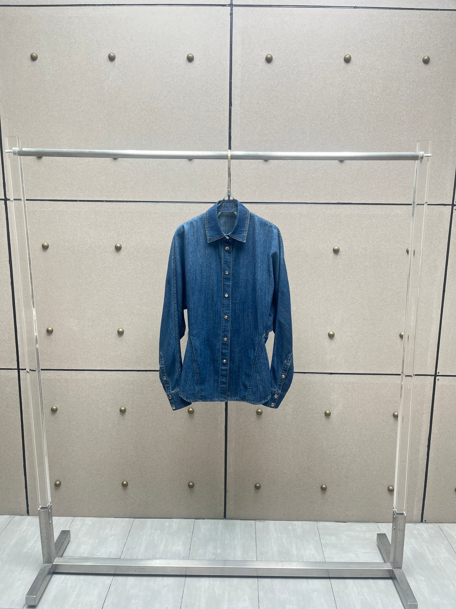 NO:453146,alai washing cowboy shirt top!  cotton SML, alaia,shirts,alexander wang19860909alai 洗水牛仔衬衫上衣！棉 SML,,alaia,shirts,alexander wang,Women's clothing