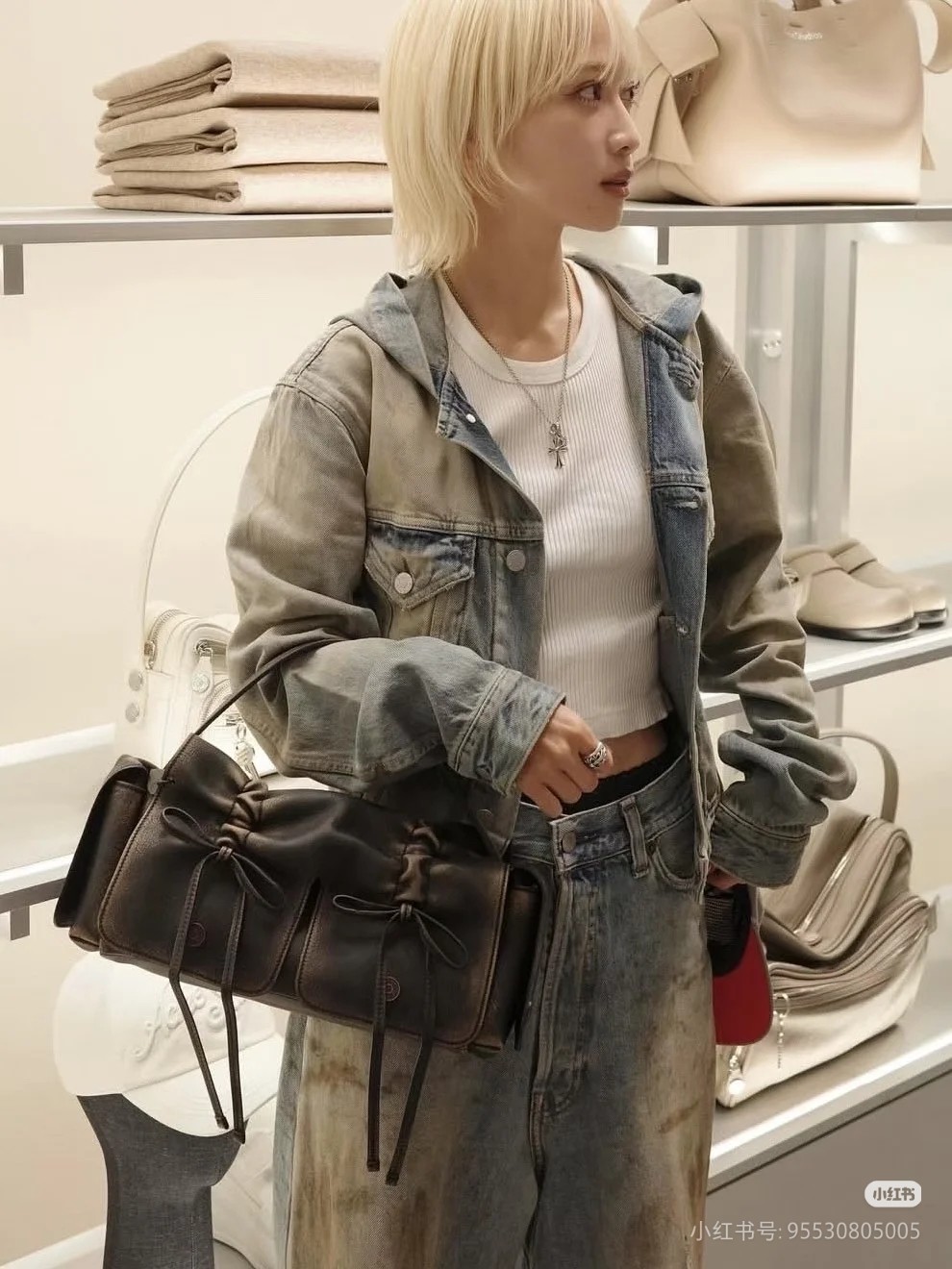 NO:477708,Dirty effect hooded denim jacket jacket!  cotton SML,,jackets & coats,jackets & coats,hats,alexander wang19860909脏污效果连帽牛仔夹克外套！棉 SML,,jackets & coats,jackets & coats,hats,alexander wang,Women's clothing