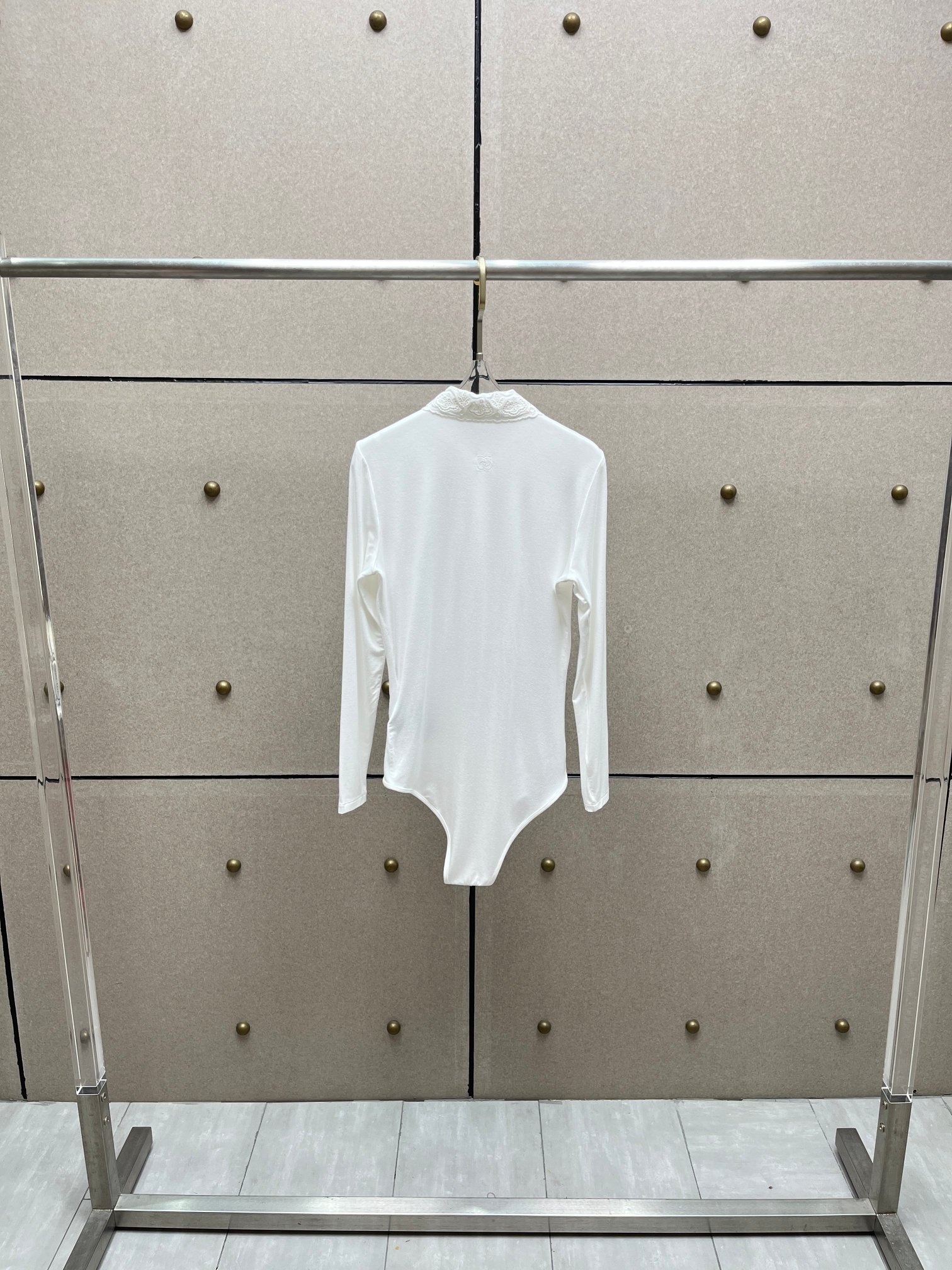 ❤️magda 翻领刺绣连体衣！三色 SML