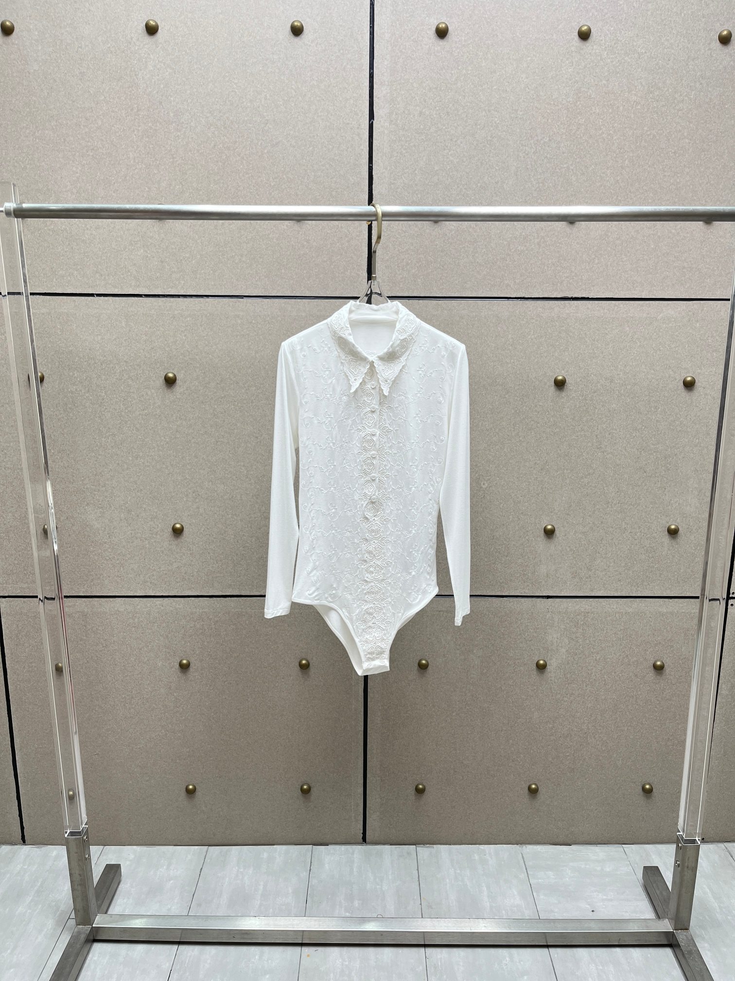 ❤️magda 翻领刺绣连体衣！三色 SML