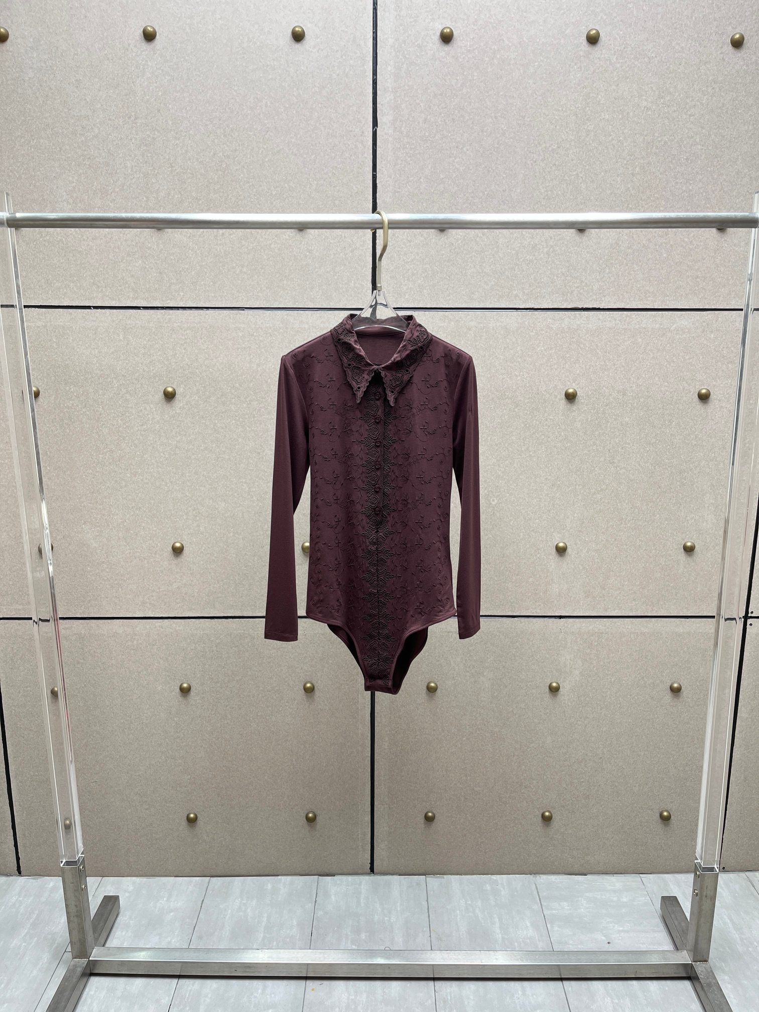 ❤️magda 翻领刺绣连体衣！三色 SML