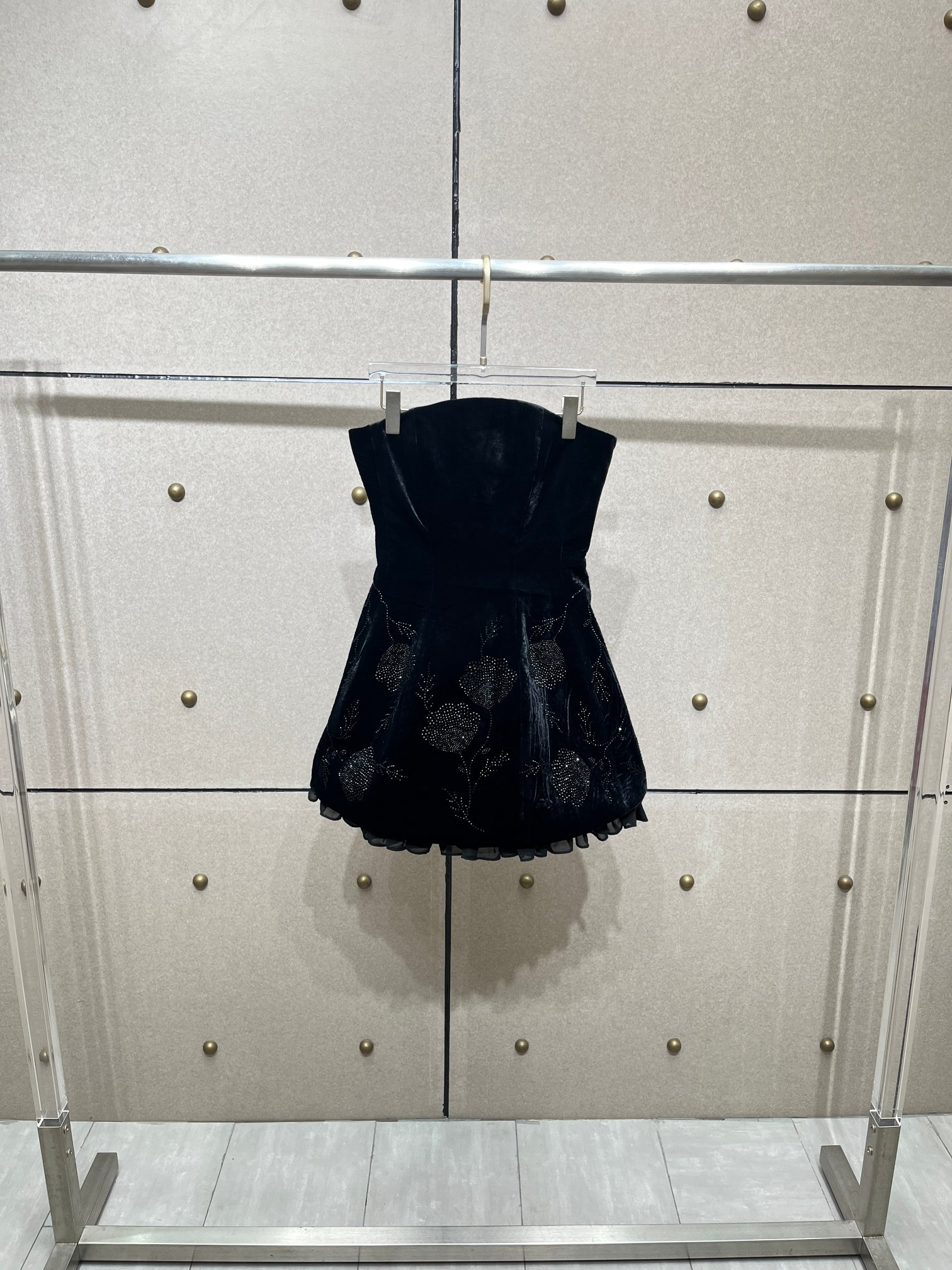 NO:591494,Velvet strappy rhinestone dress!  SML,,skirts,alexander wang19860909丝绒绑带烫钻连衣裙！SML,,skirts,alexander wang,Women's clothing