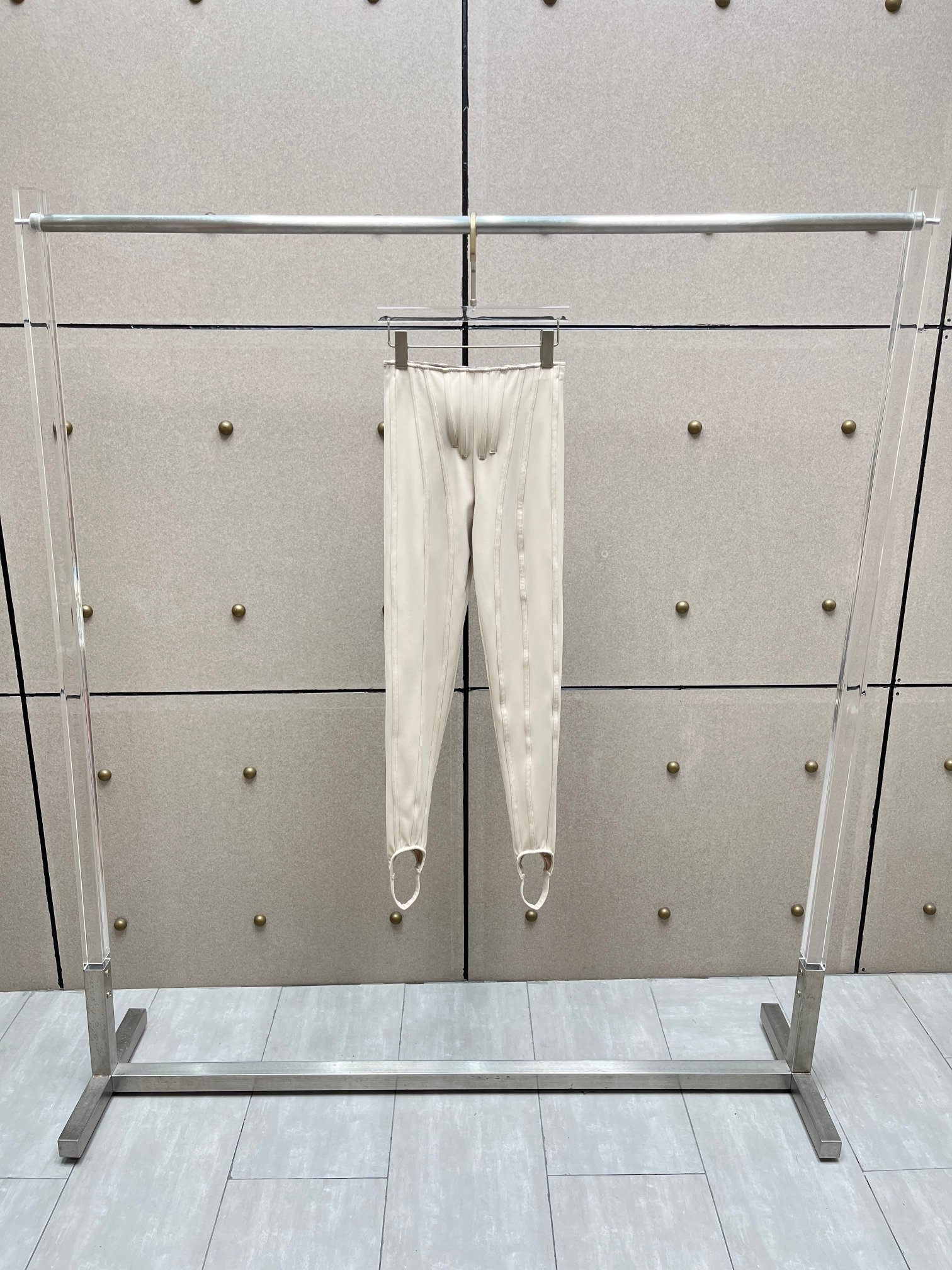 ❤️mugle 鱼骨踩脚修身裤！两色 SML