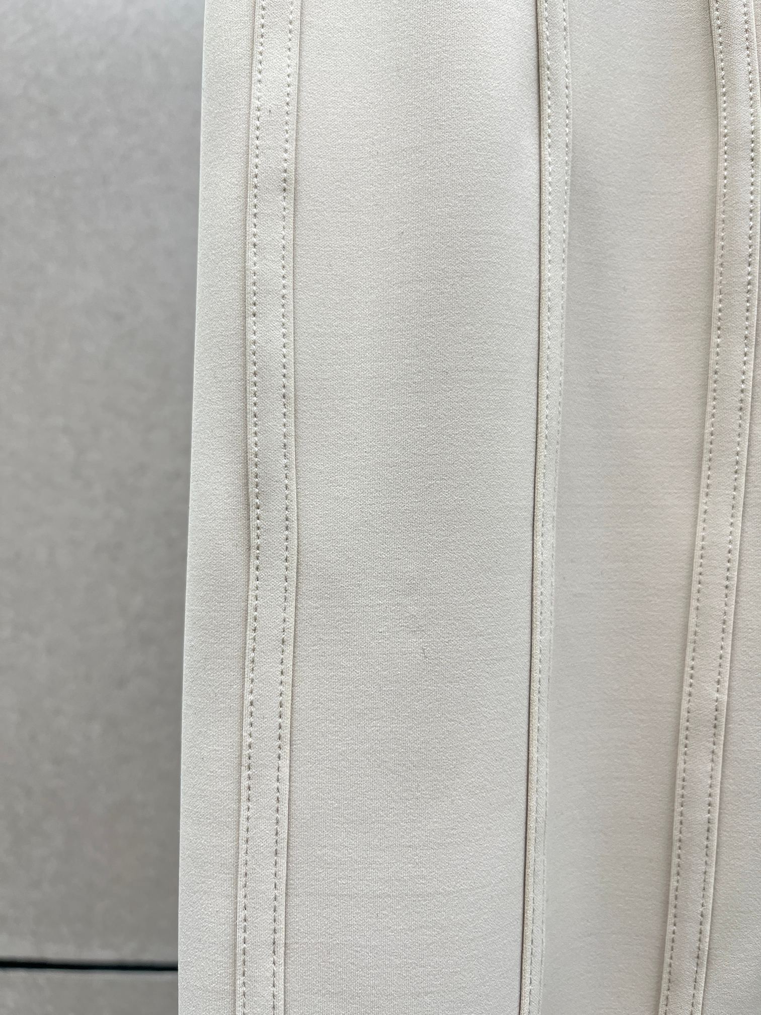 ❤️mugle 鱼骨踩脚修身裤！两色 SML