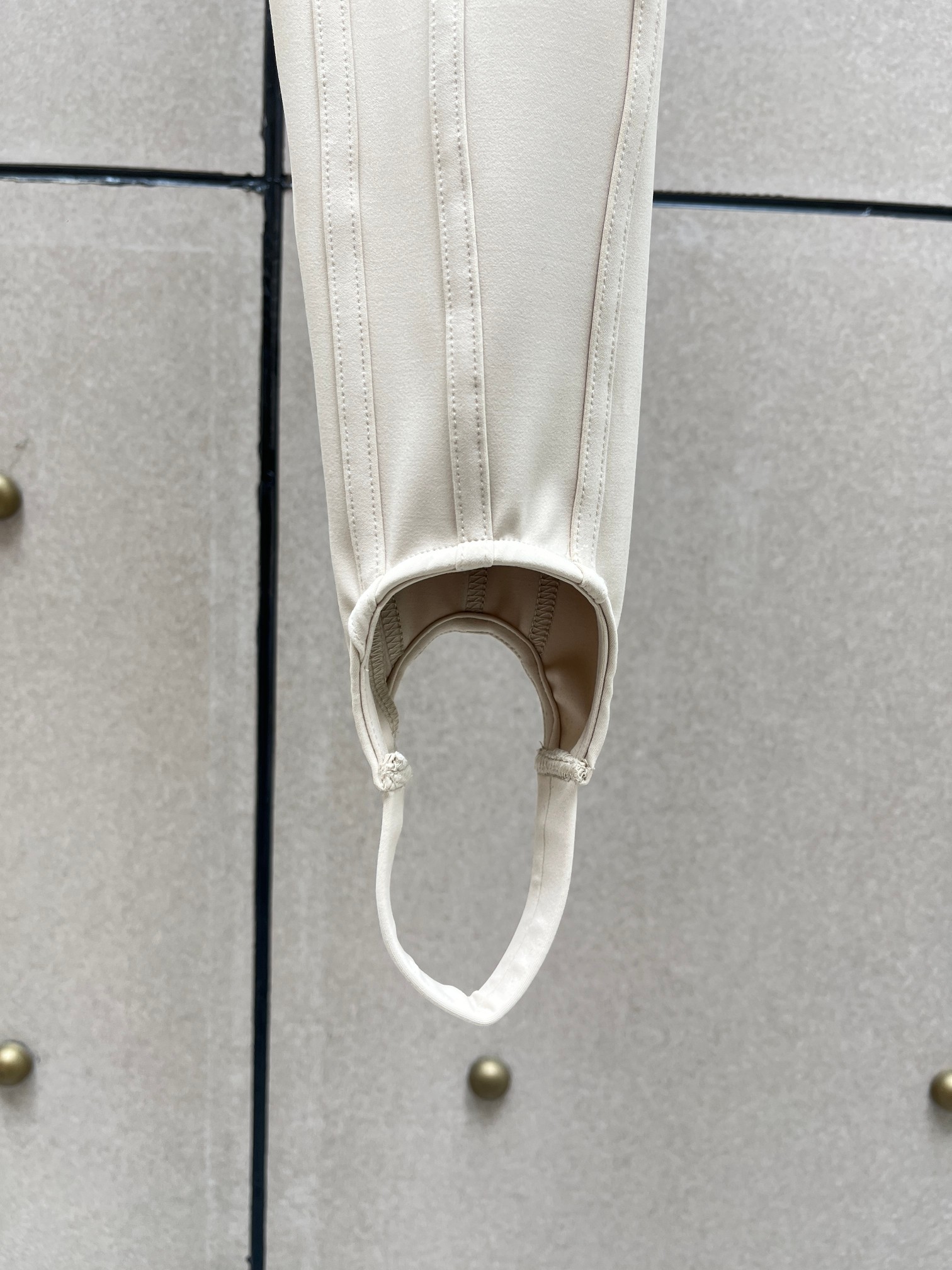 ❤️mugle 鱼骨踩脚修身裤！两色 SML