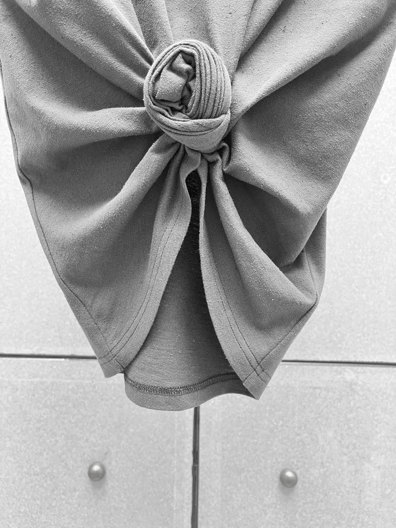 ♥️打结纽花垫肩T恤！蚕丝亚麻混纺，染色洗水做旧效果 SML