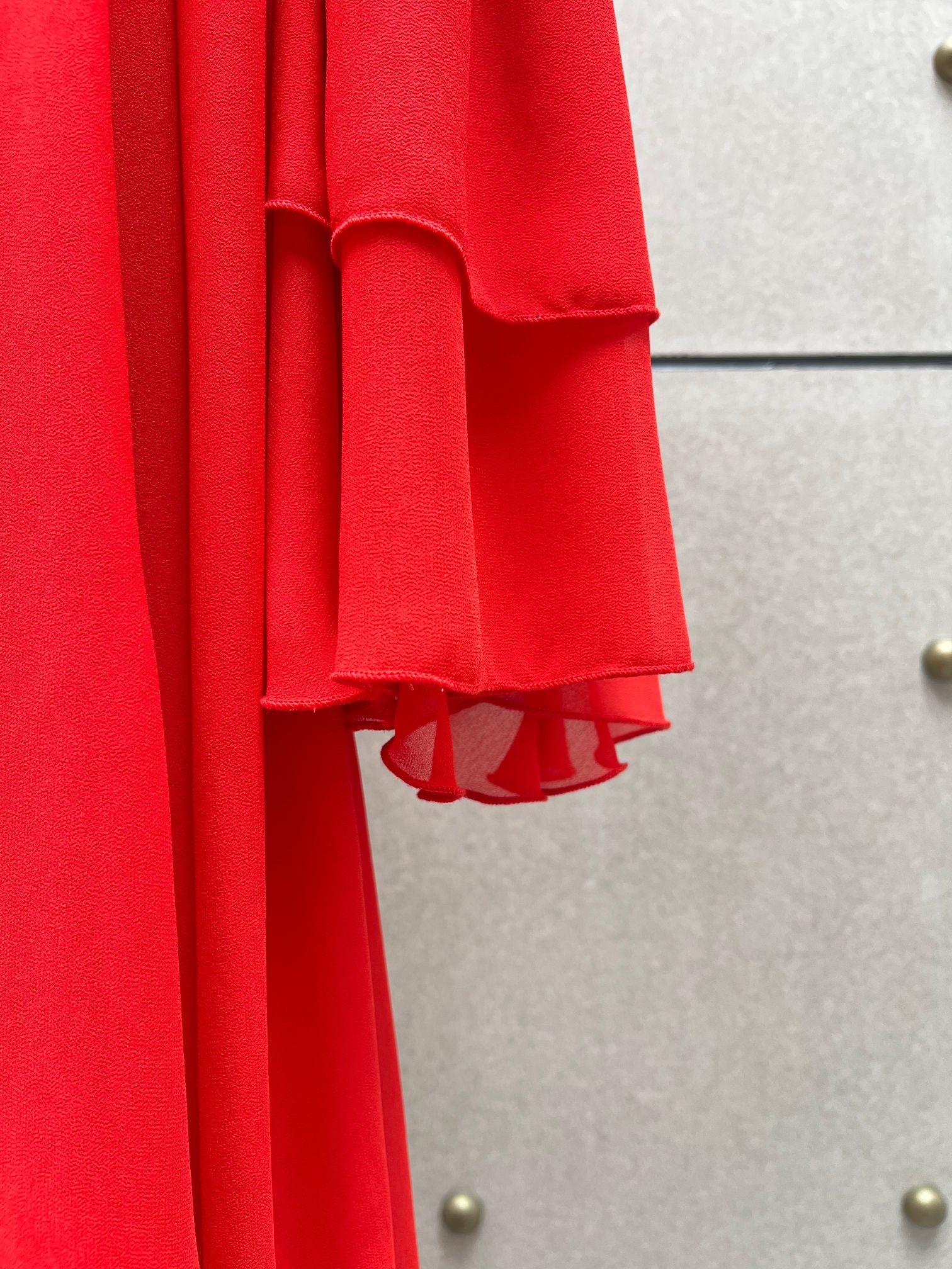 ❤️blum 荷叶打缆飘逸连衣裙！红白两色 SML