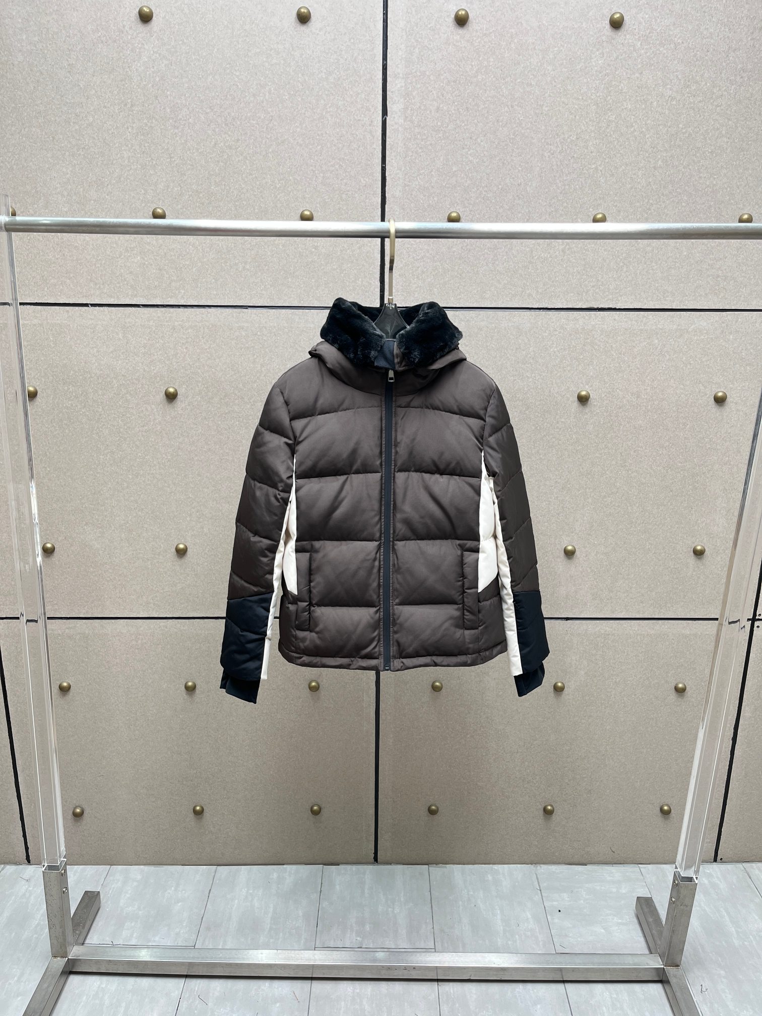 ❤️毛领拼色防风羽绒滑雪服！90国家标准白鸭绒填充，可拆卸双层帽子，多功能多细节。SML