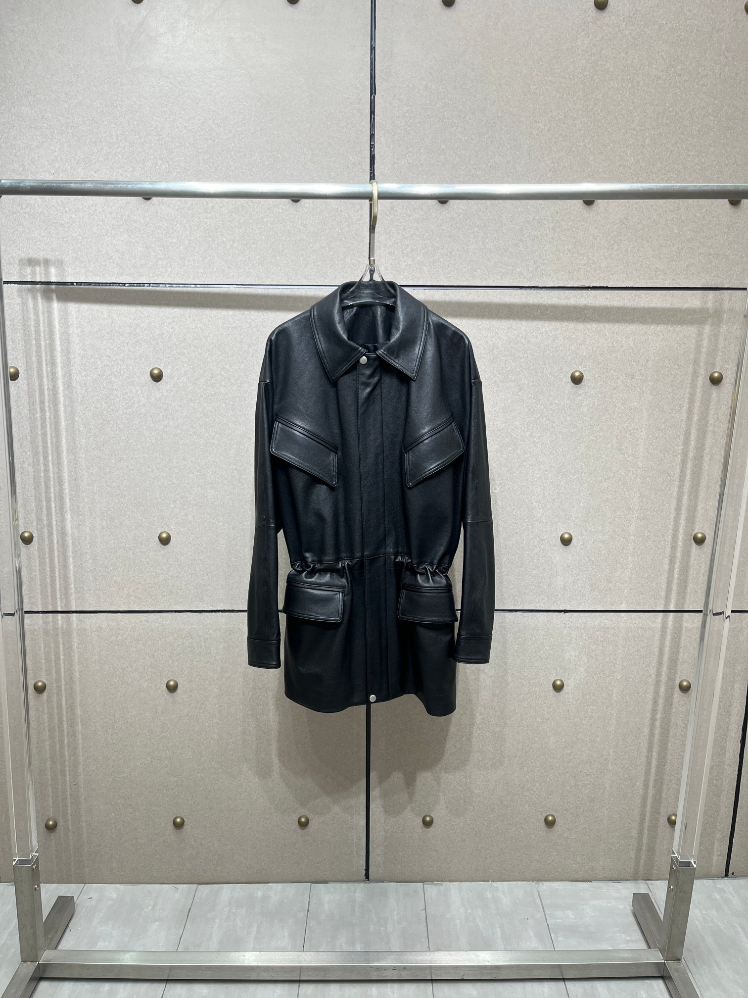 NO:579236,Comes with dust bag, multi-pocket waisted leather windbreaker jacket!  High quality calfskin, waist adjuster buckle.Fp,,jackets & coats,jackets & coats,cowhide,alexander wang19860909配防尘袋多袋收腰真皮风衣夹克外套！高品质小牛皮,腰部调节扣.Fp,,jackets & coats,jackets & coats,cowhide,alexander wang,Women's clothing