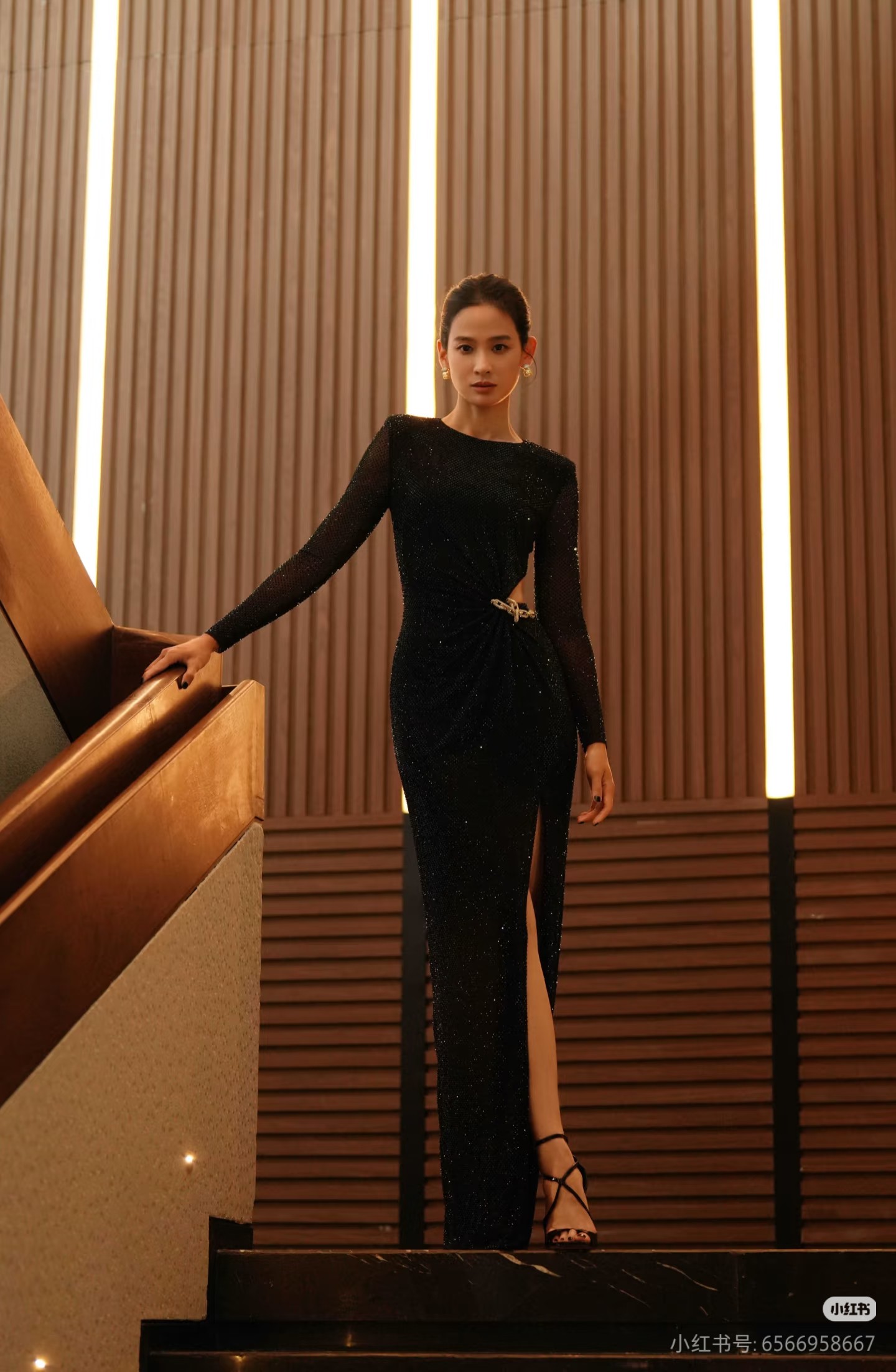 ❤️修身露腰烫钻连衣裙！两色 SML