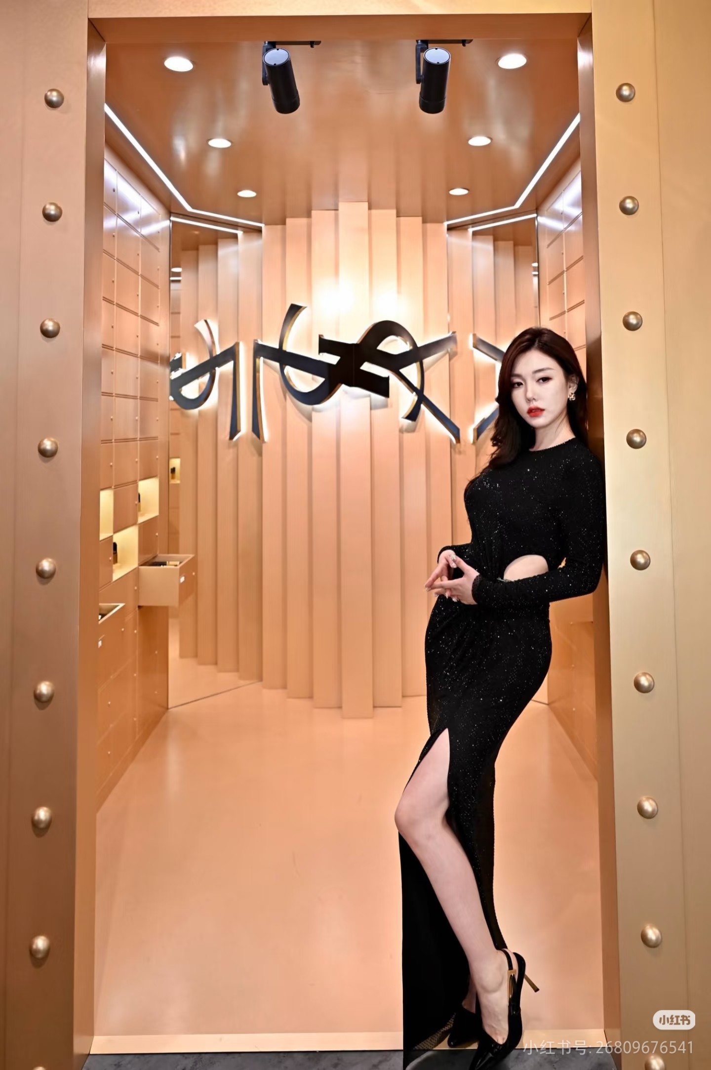 ❤️修身露腰烫钻连衣裙！两色 SML