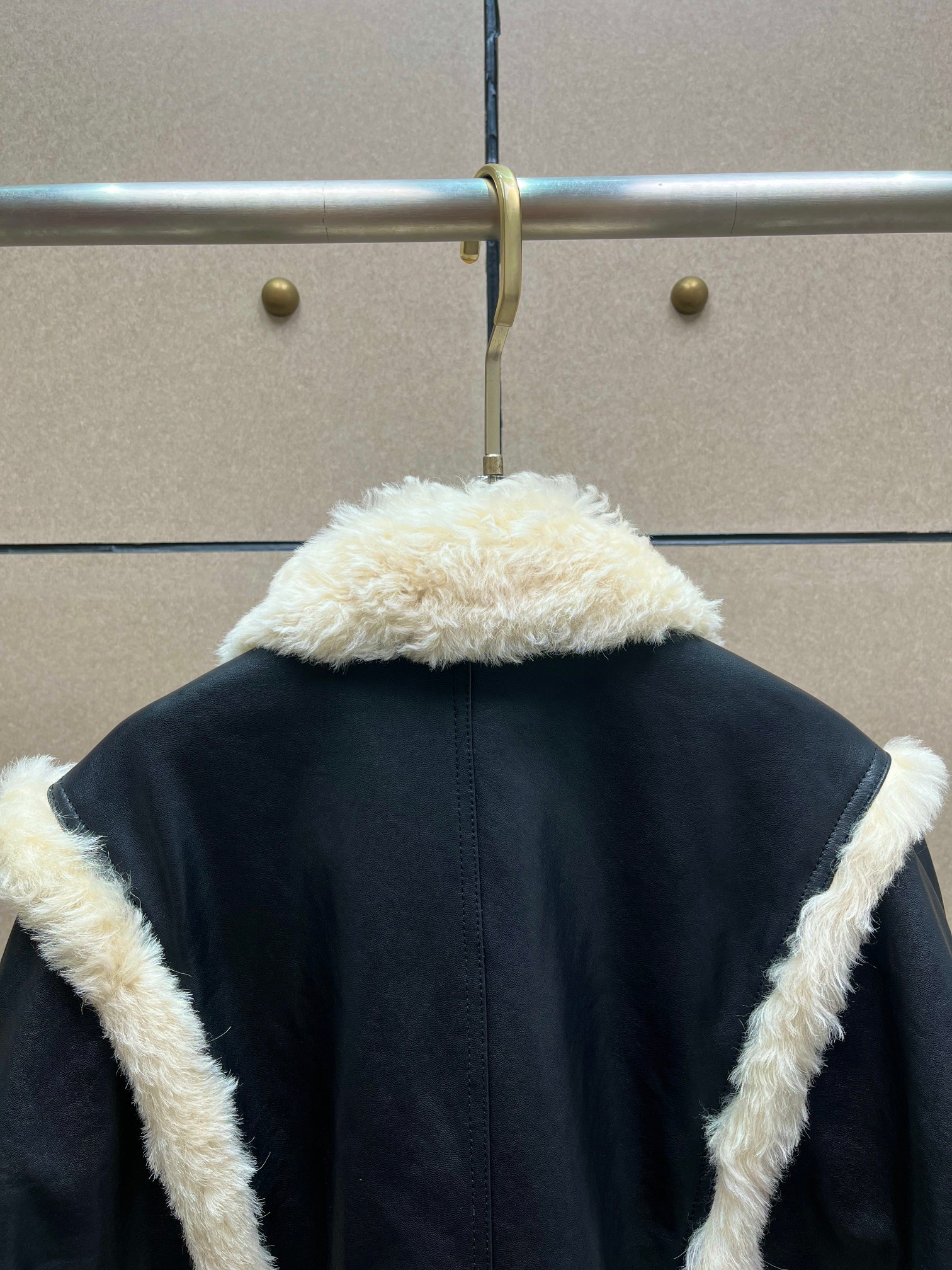 ❤️羊皮夹棉夹克外套！羊皮、羊皮毛一体拼接，内里夹棉。SML