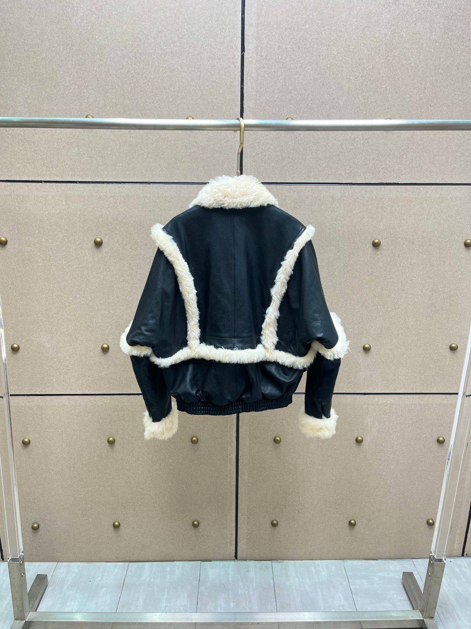 ❤️羊皮夹棉夹克外套！羊皮、羊皮毛一体拼接，内里夹棉。SML