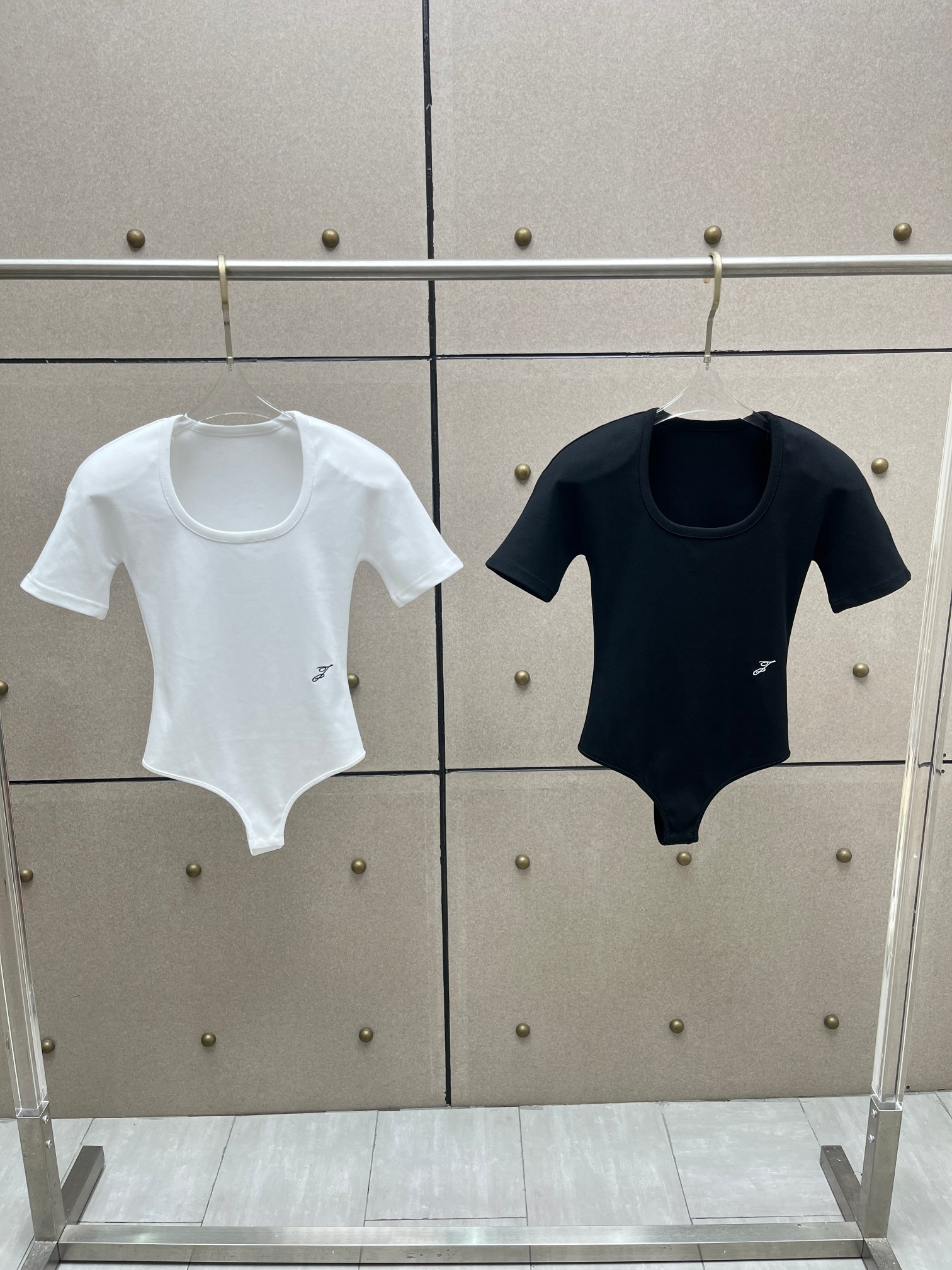 ❤️螺纹刺绣圆肩连体衣！棉 两色 SML