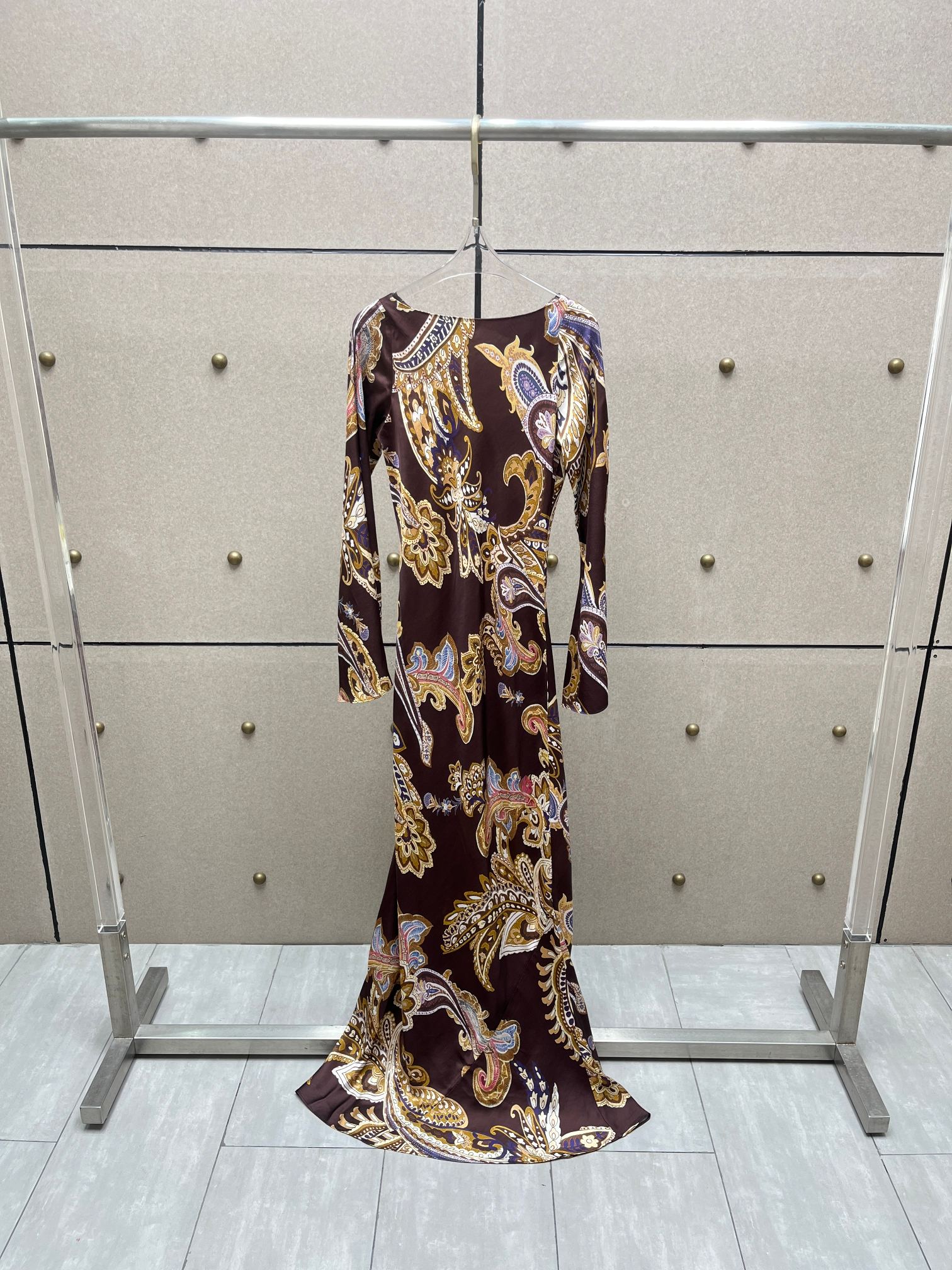 NO:683249,Silk satin printed dress!  Viscose fabric SML,,skirts,19860909丝缎印花连衣裙！黏胶面料 SML,,skirts,,Women's clothing