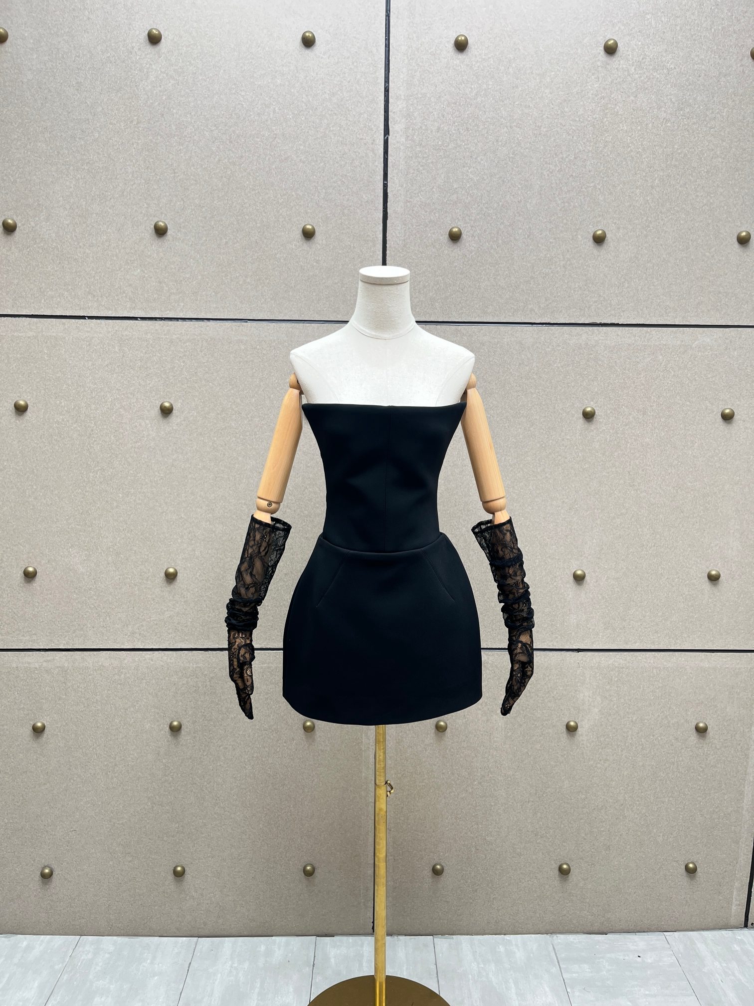 NO:697154,Backless wrap dress!  Comes with lace gloves SML,,skirts,gloves,19860909露背裹胸连衣裙！配有蕾丝手套 SML,,skirts,gloves,,Women's clothing