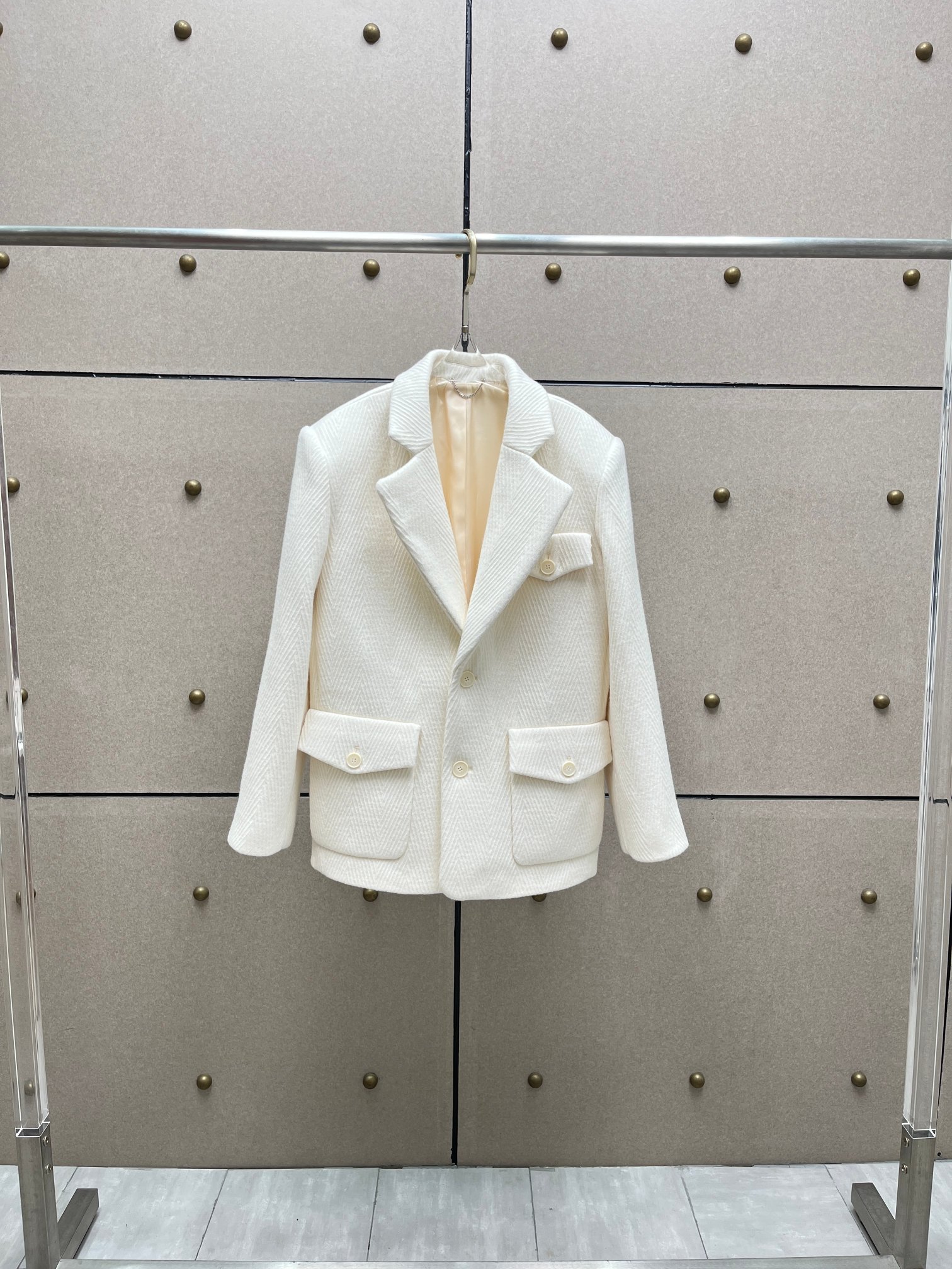 NO:687442,Big suit with ribbed wool lapels!  Wool loose jacket SML,,jackets & coats,business suit,19860909坑条羊毛翻领大西装！羊毛 宽松外套 SML,,jackets & coats,business suit,,Women's clothing