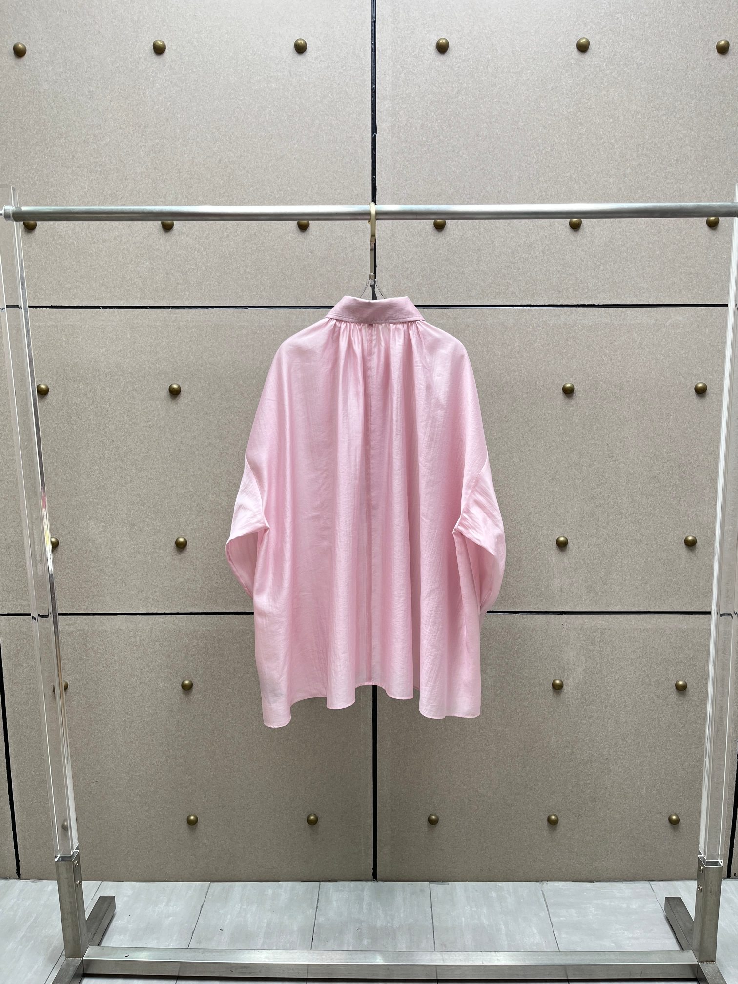 ❤️春季新色翻领收褶系带上衣！天丝面料 珠光感 宽松 百搭神器。SML