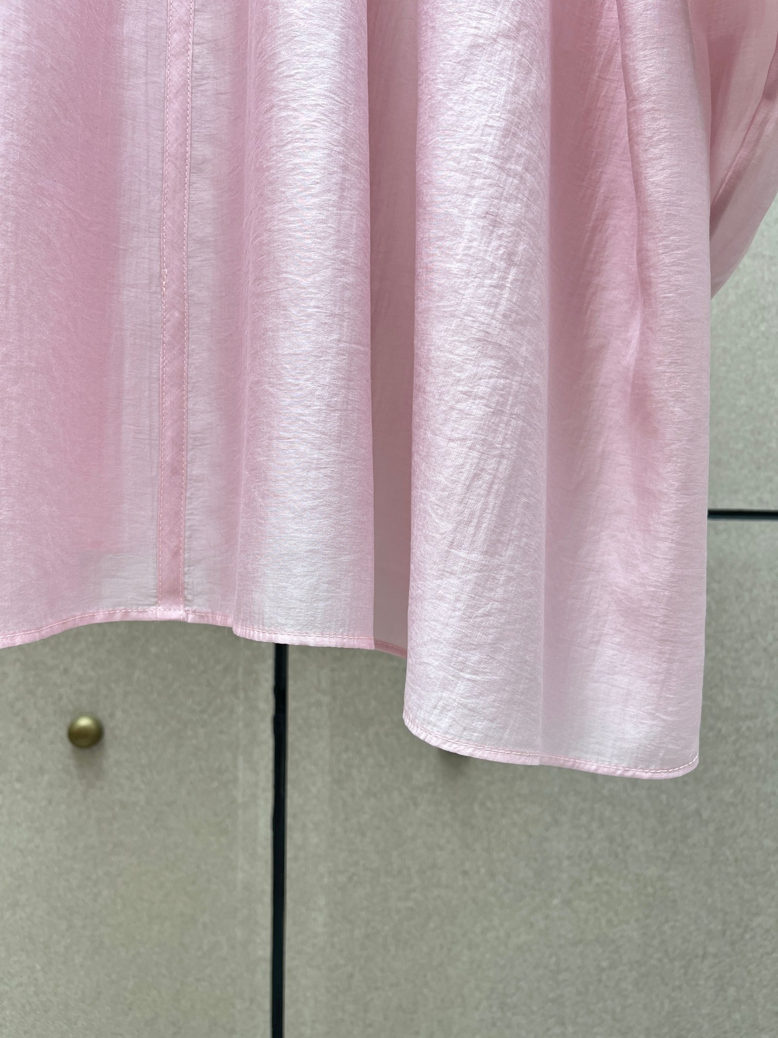 ❤️春季新色翻领收褶系带上衣！天丝面料 珠光感 宽松 百搭神器。SML